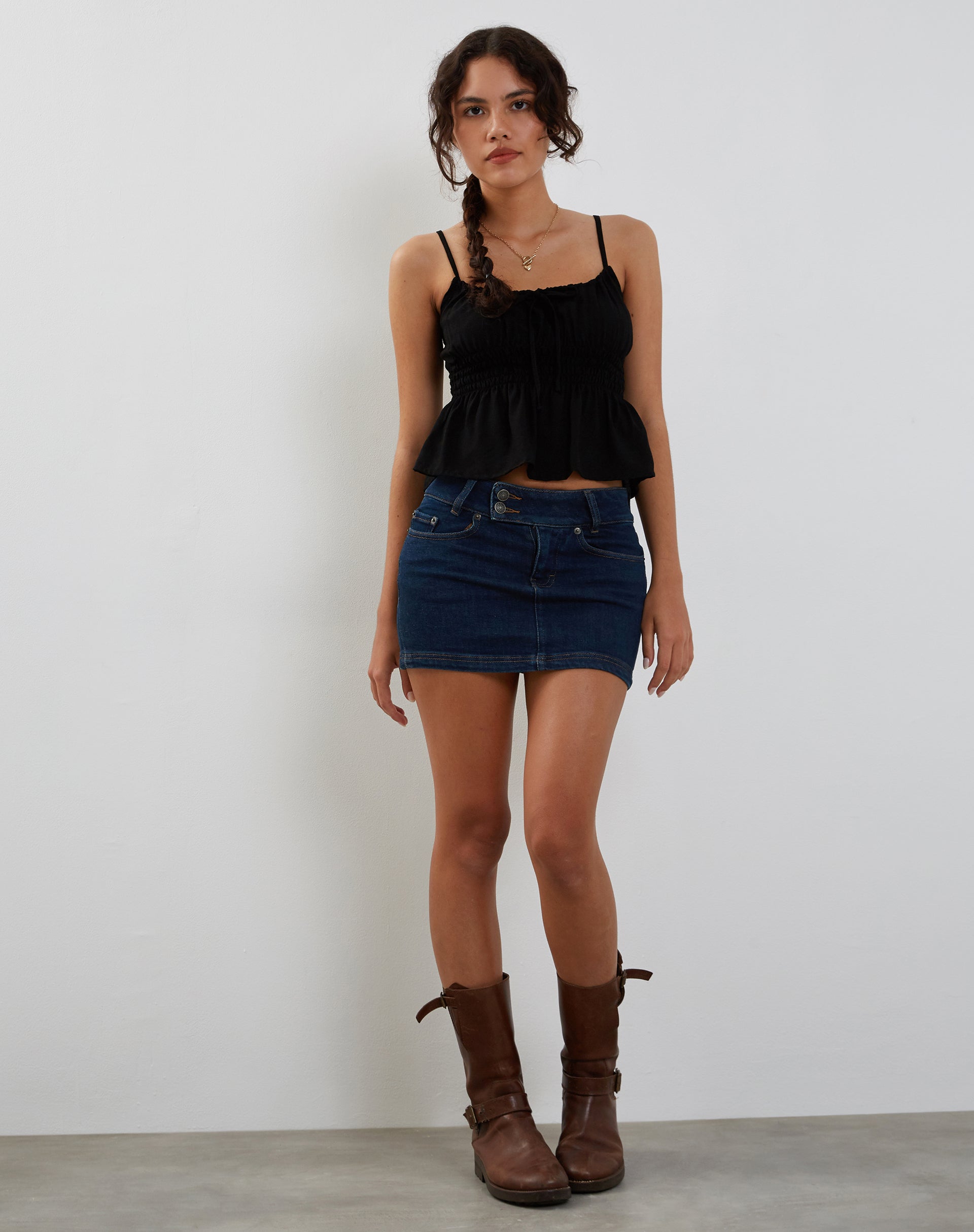 Image of Lyncia Tie Front Cami Top in Schwarz
