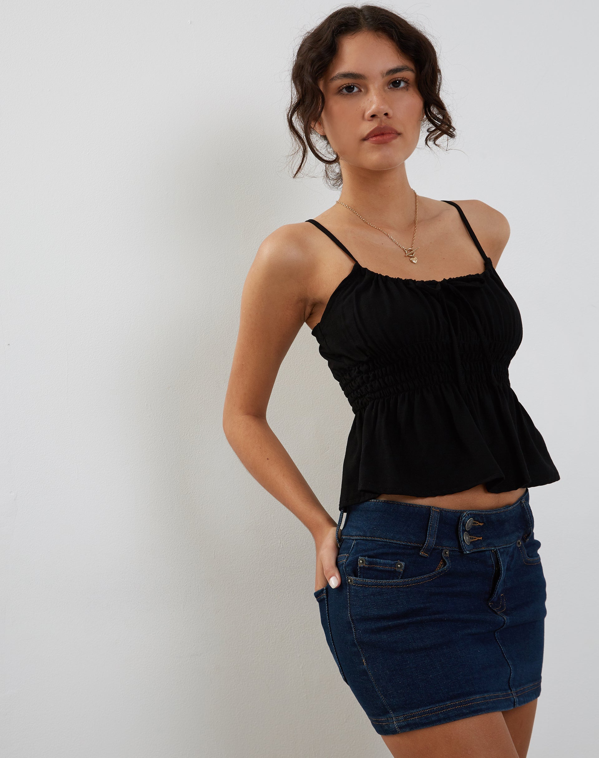 Image of Lyncia Tie Front Cami Top in Schwarz