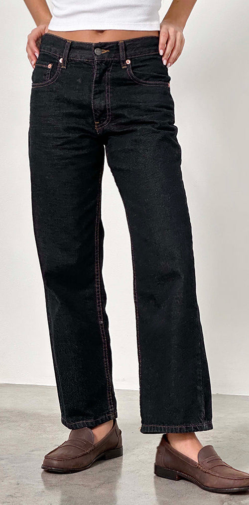 Bild von Mid Rise Awkward Parallel Jeans in Indigo