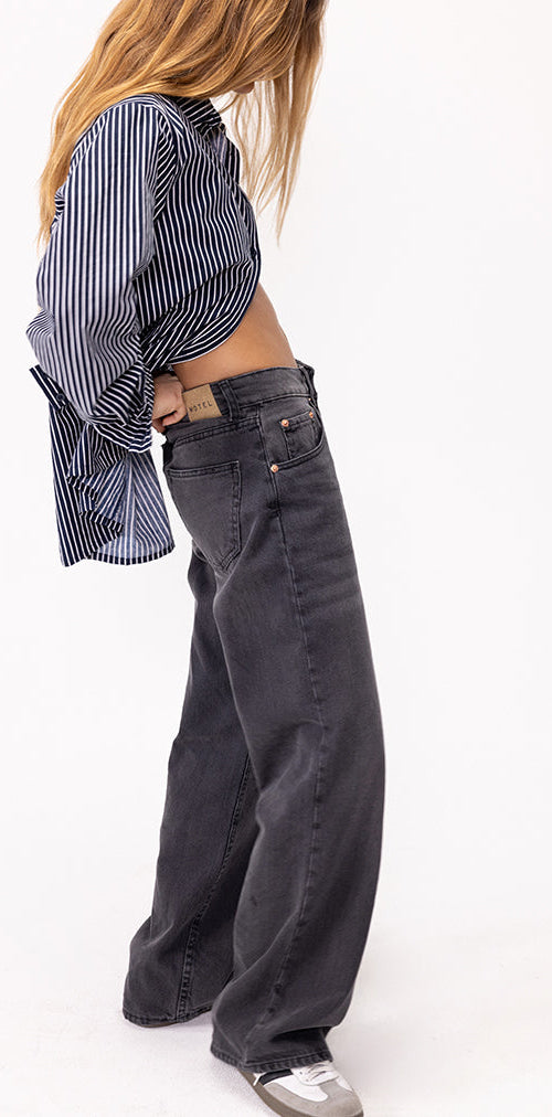 Bild von Low Rise Parallel Jeans in Vintage Schwarz