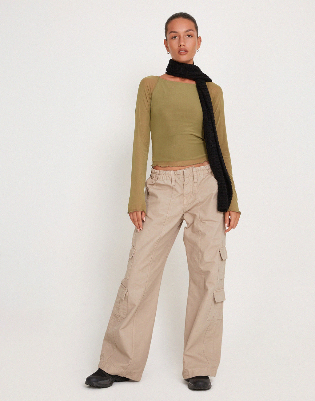 Mahira Langärmeliges Mesh-Top in Olive