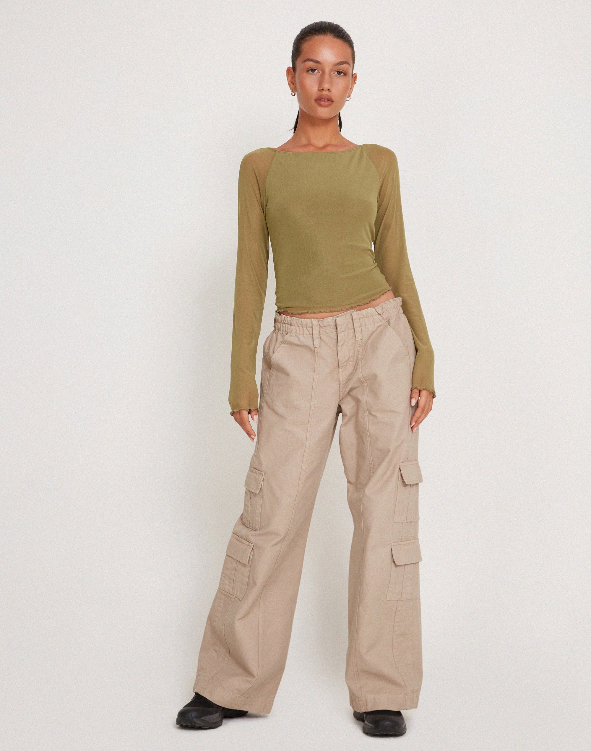 Image of Mahira Langärmeliges Mesh-Top in Oliv