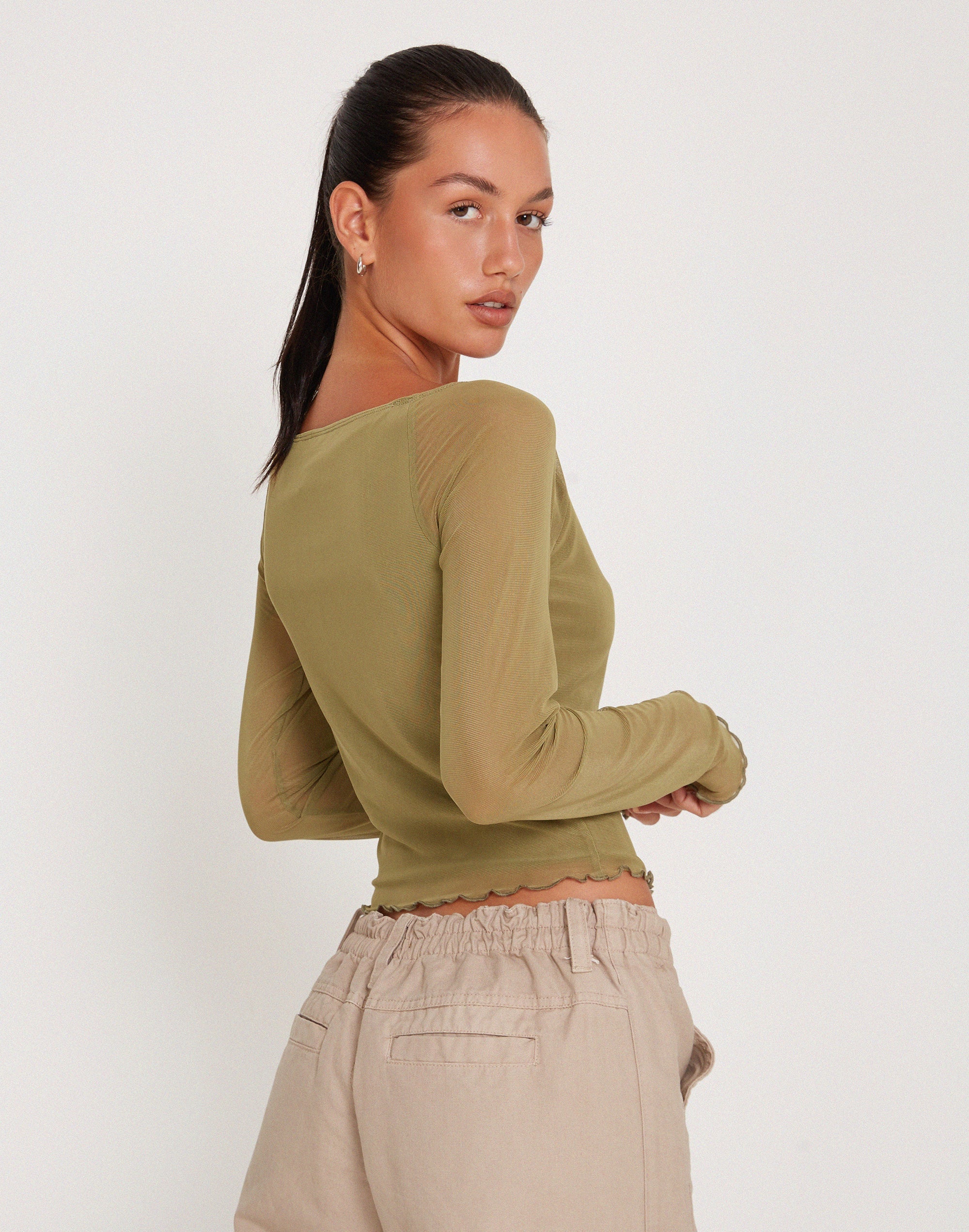 Image of Mahira Langärmeliges Mesh-Top in Oliv