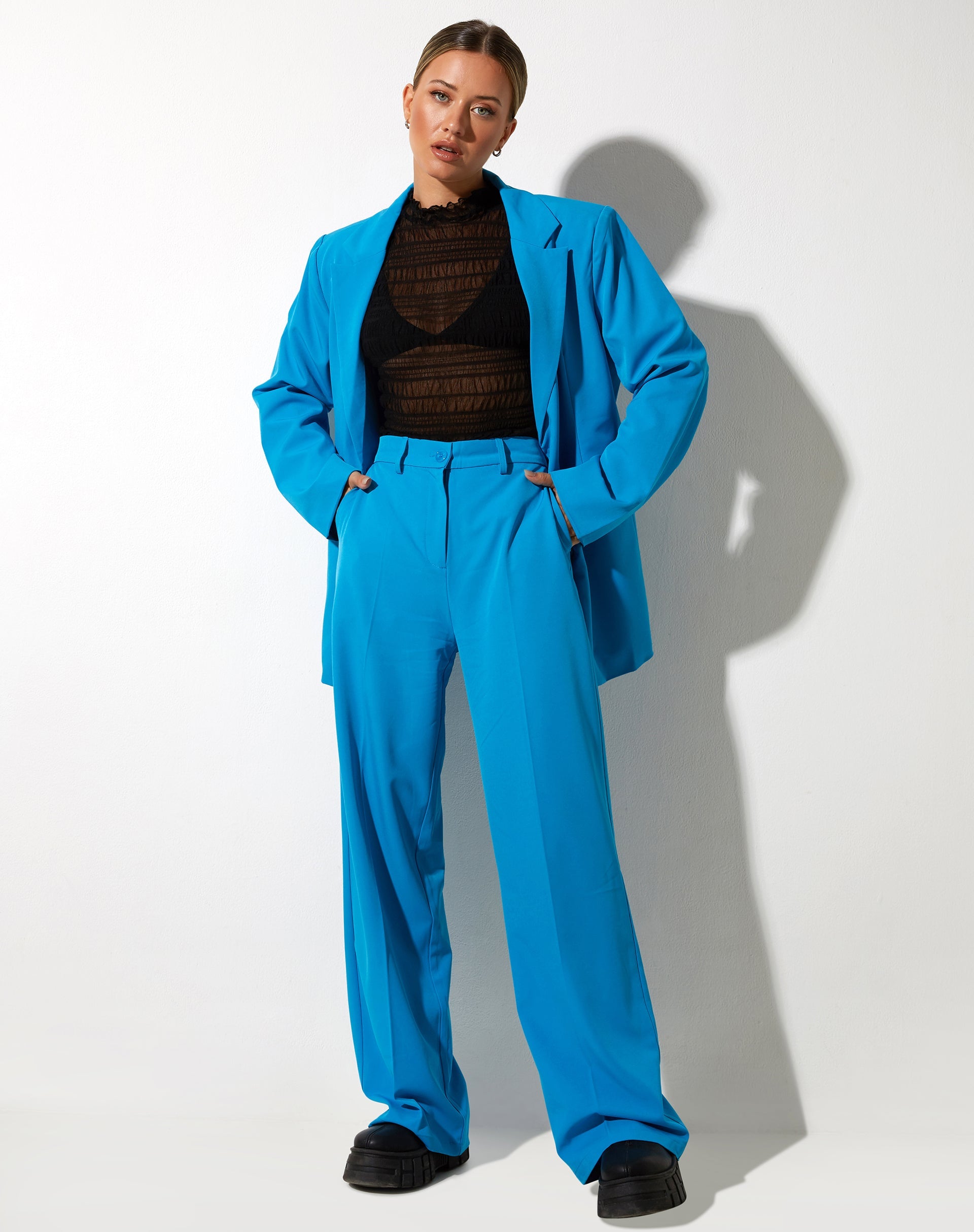 Abbildung der Abba-Hose in Tailoring Blue