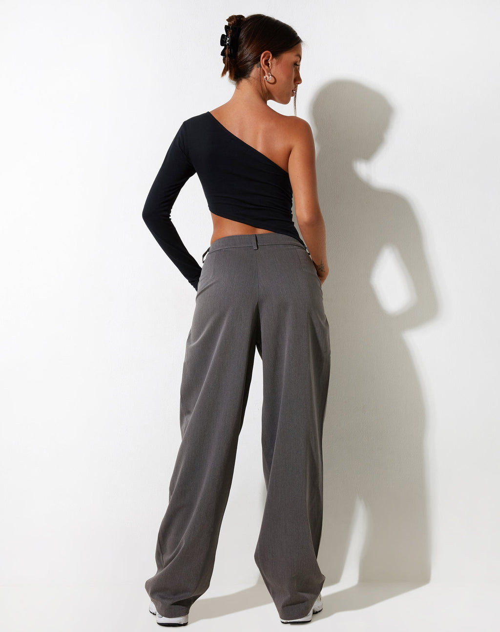 Sakaria Hose mit weitem Bein in Tailoring Charcoal