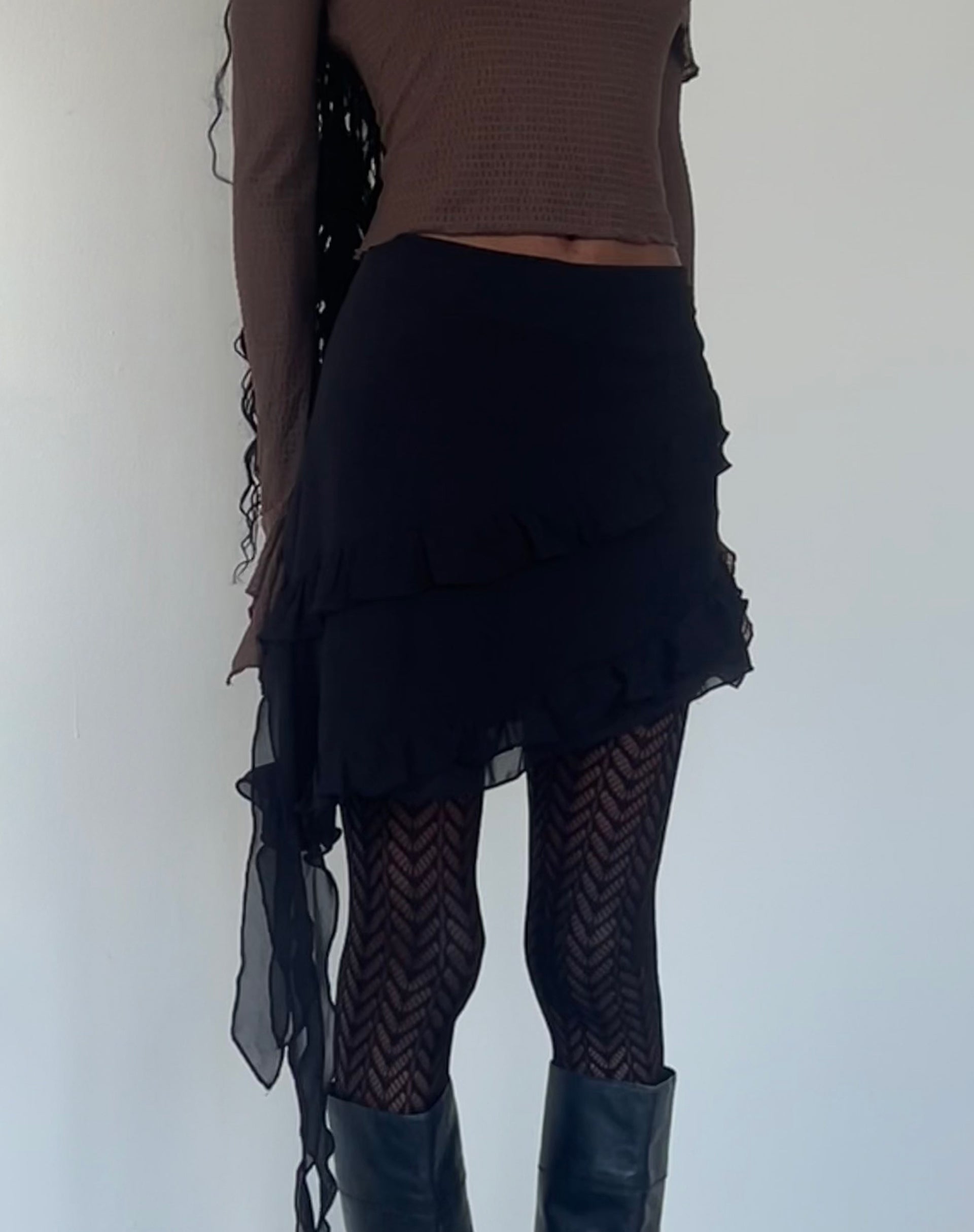 Image of Malinna Rüschenminirock aus schwarzem Chiffon