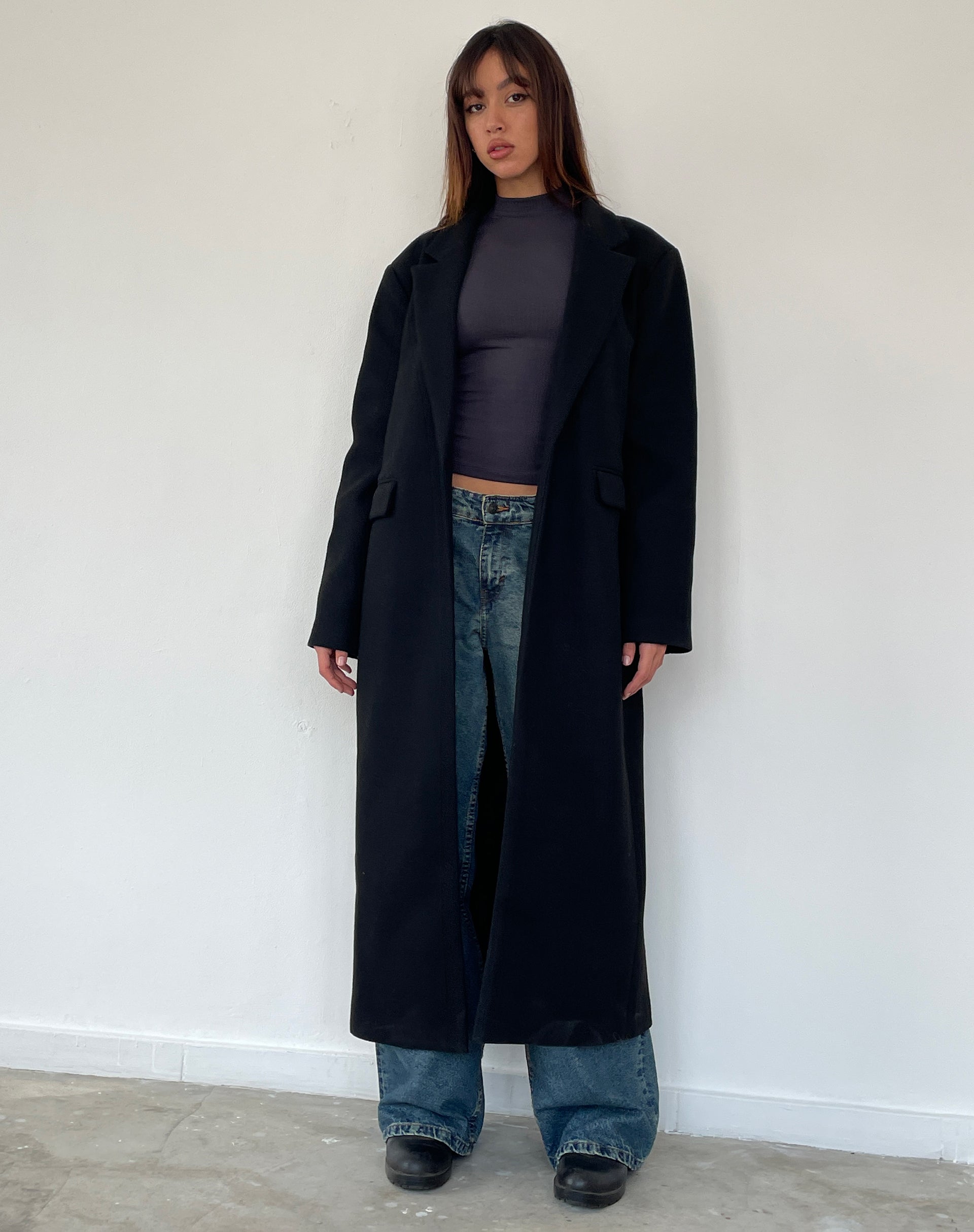 Image of Melani Langer Wollmantel in Schwarz