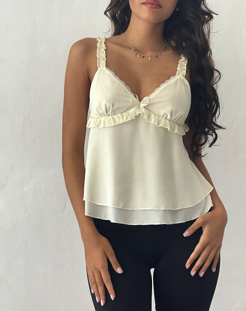 Melinda Rüschen-Cami-Top in Elfenbein