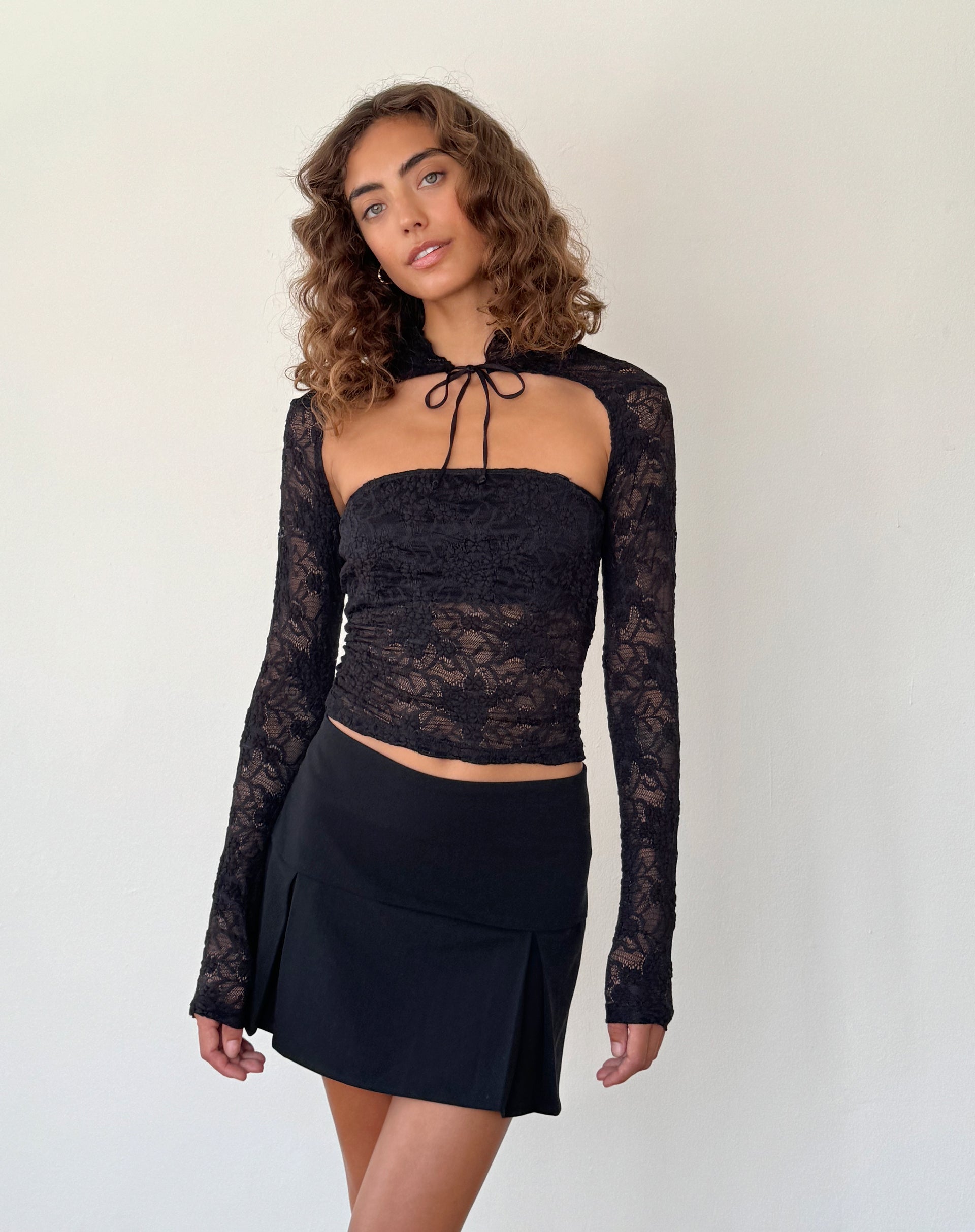 Image of Melvina Bandeau Top und Shrug Set aus Spitze Schwarz
