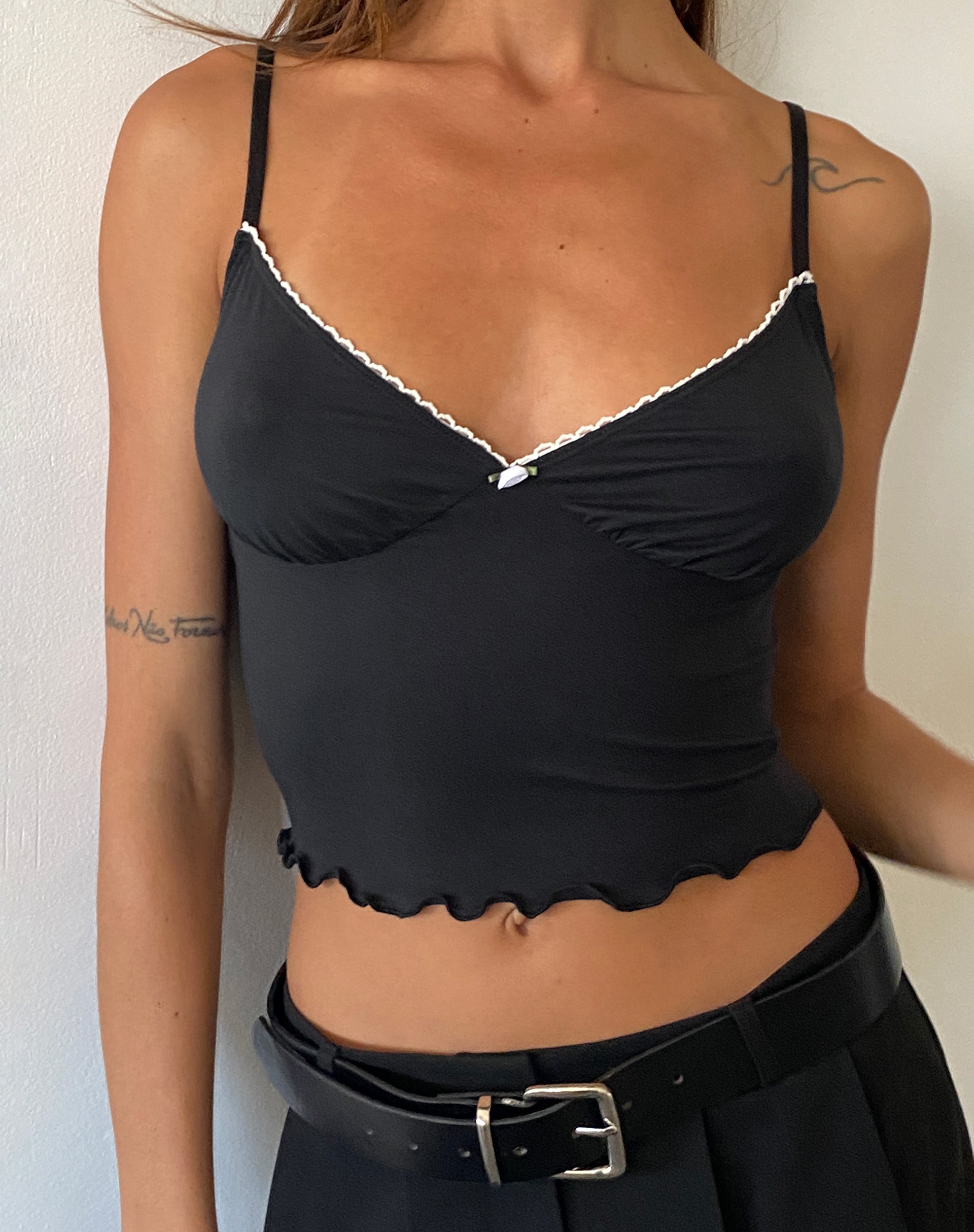 Bild von Mia Ballet Cami Top in Schwarz