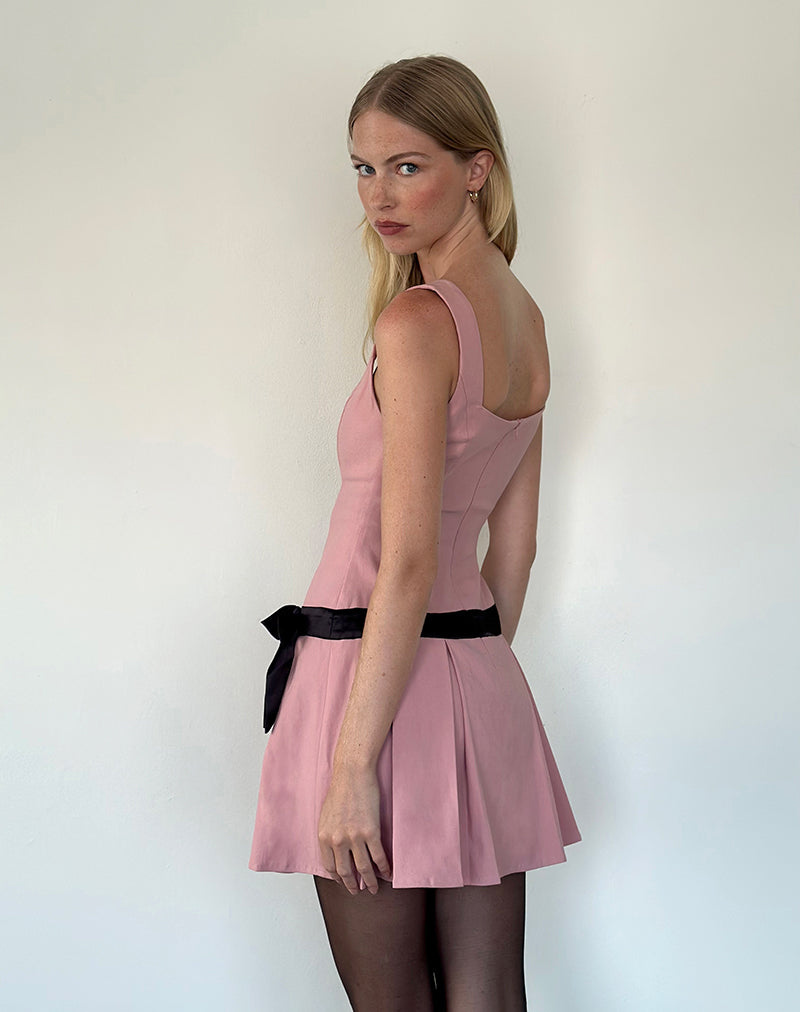 Bild von Michelia Minikleid in Rosa mit schwarzer Schleife