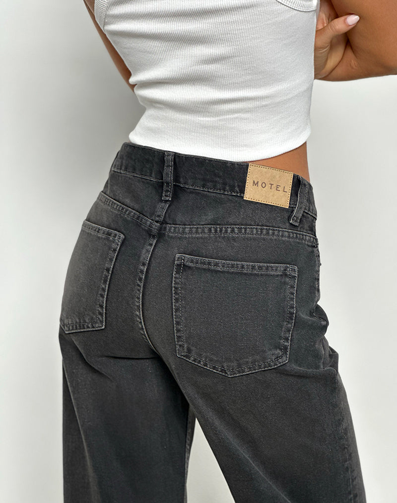 Image of Mid Rise Turn Up Straight Jeans aus gewaschenem Schwarz Grau