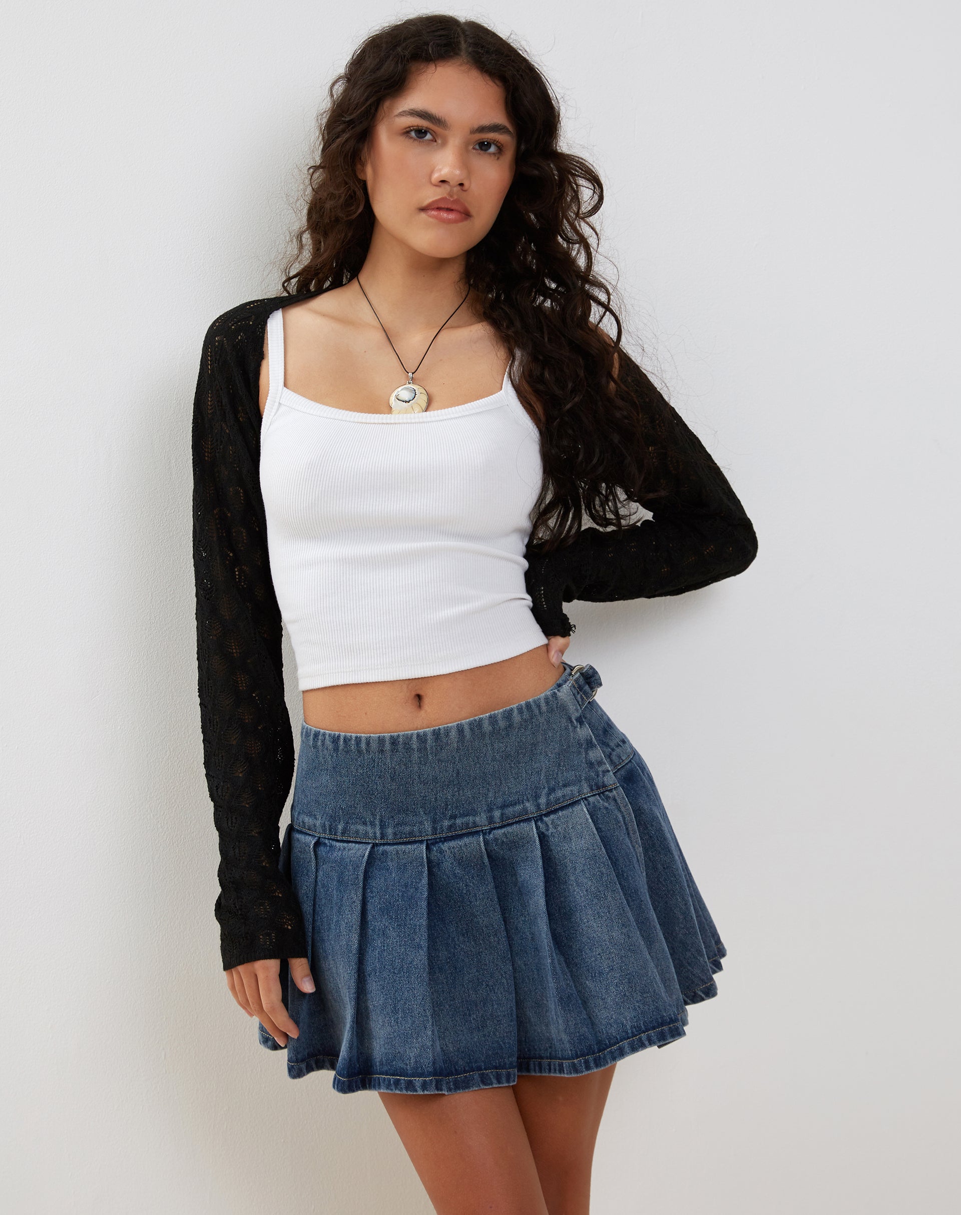 Image of Mika Shrug Strickjacke aus Mesh Schwarz