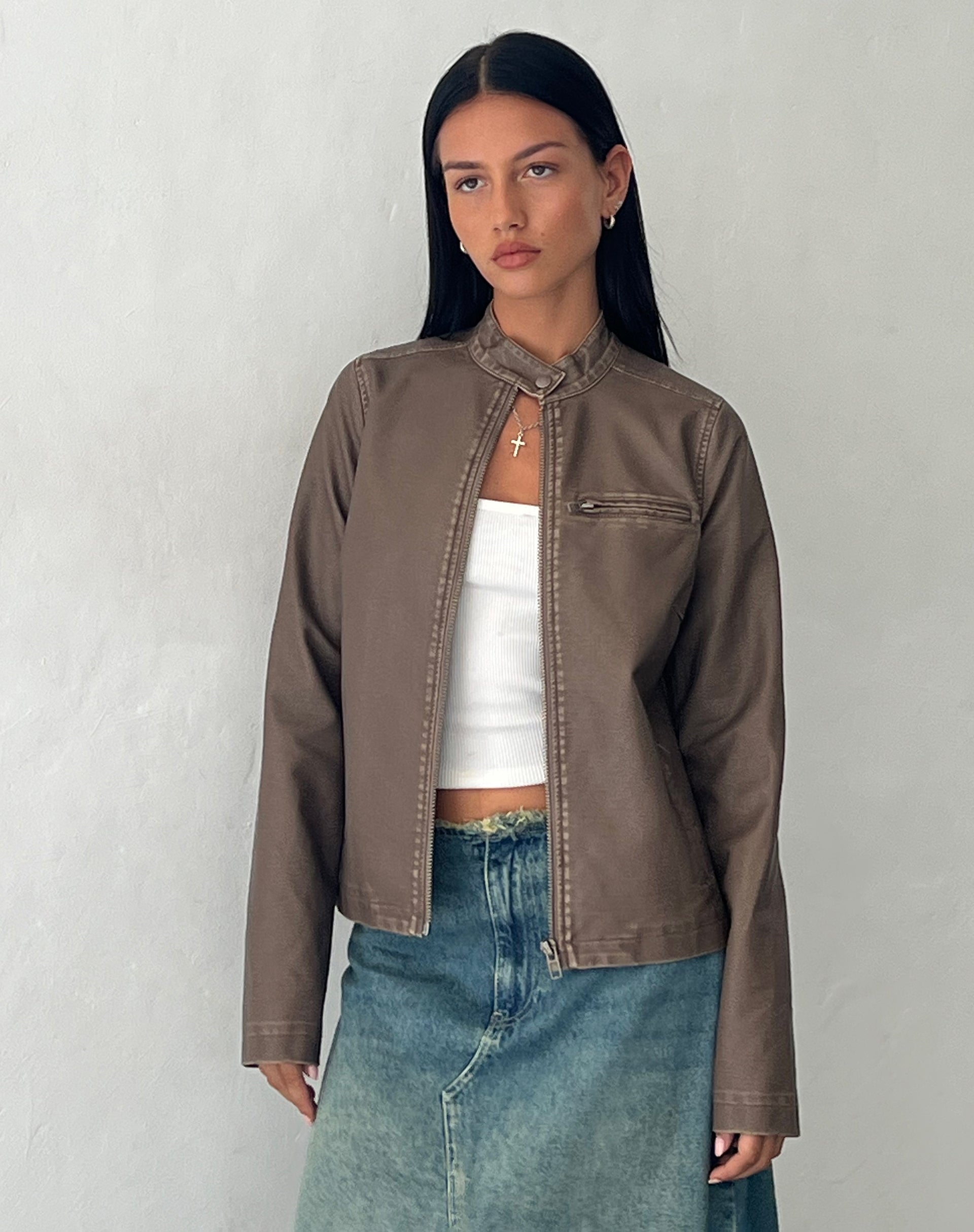 Bild von Mildred Distressed Biker Jacke in PU Olive