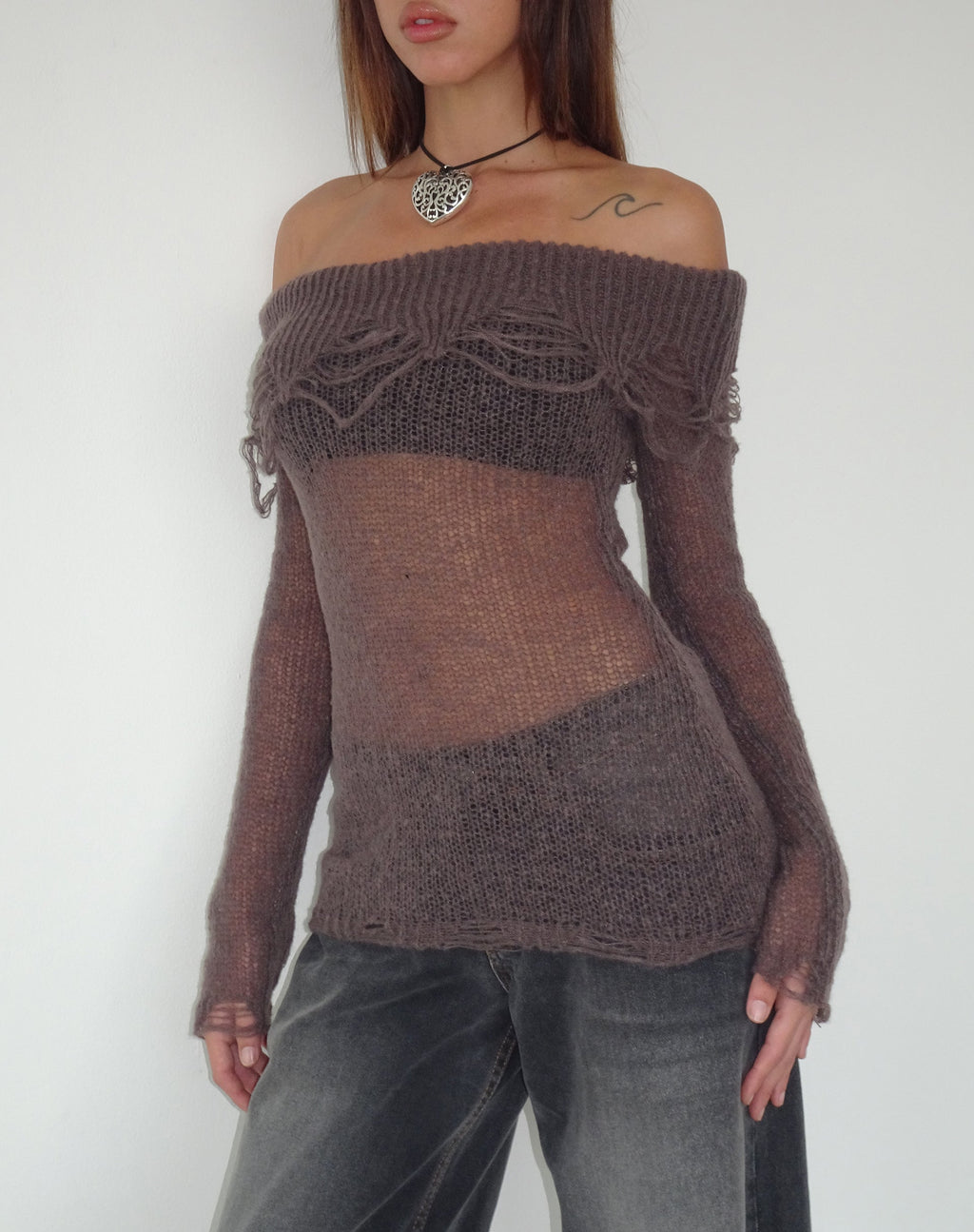 Milena Distress Knit Langarm Bardot Top in Maroon