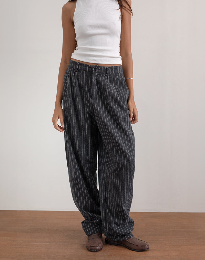 Misha Hose mit weitem Bein in Nadelstreifen Schwarz