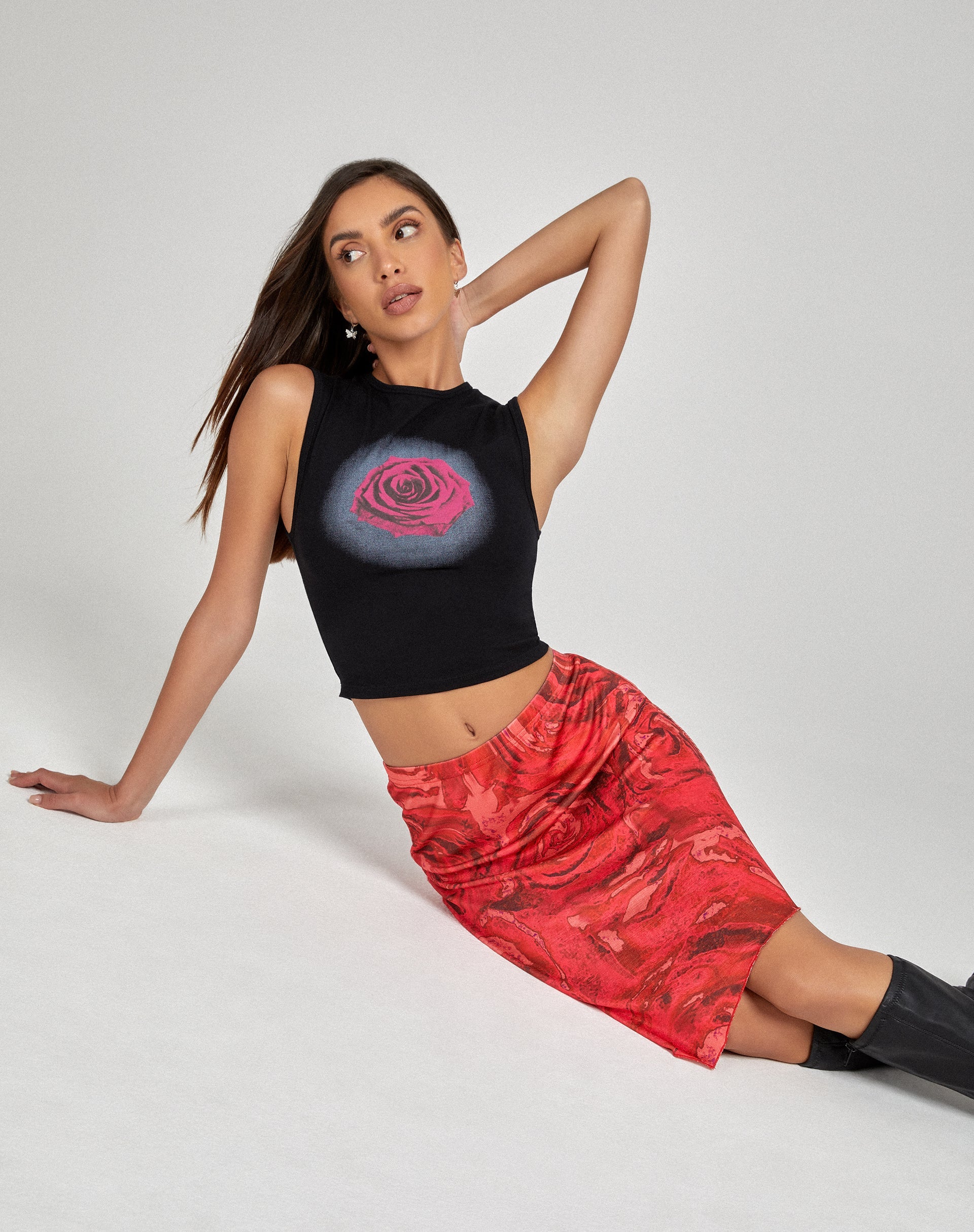 Abbildung des Lonaka Bodycon Rocks in Rosenblütenrot