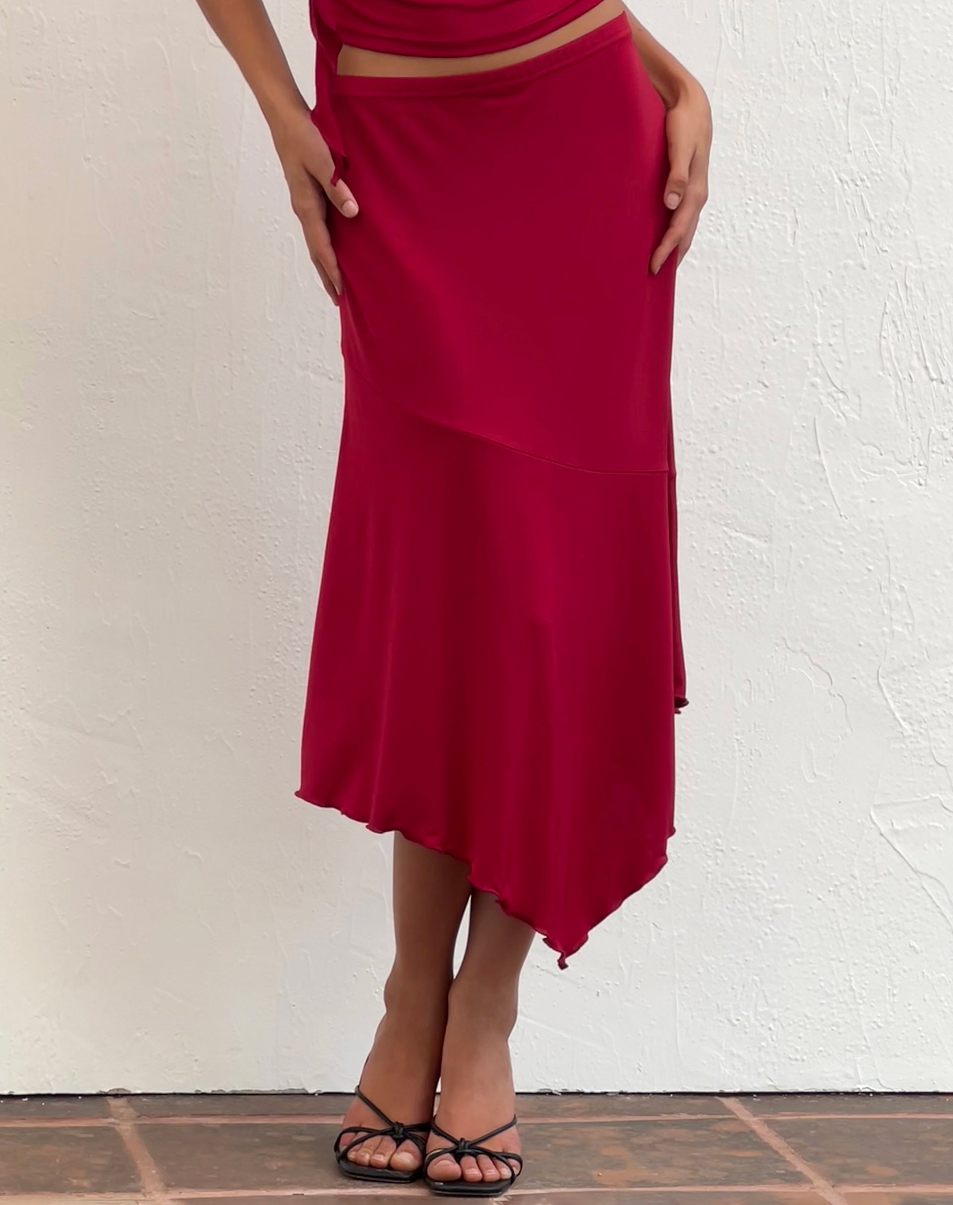 Bild von Cinta Low Rise Midirock in Rot