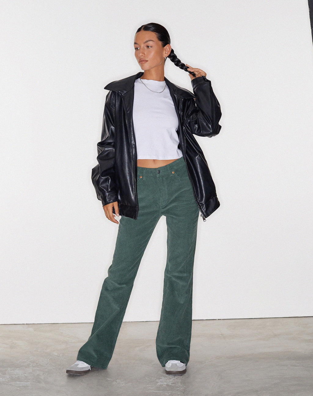 MOTEL X OLIVIA NEILL Bootleg Jeans in Cord Grün