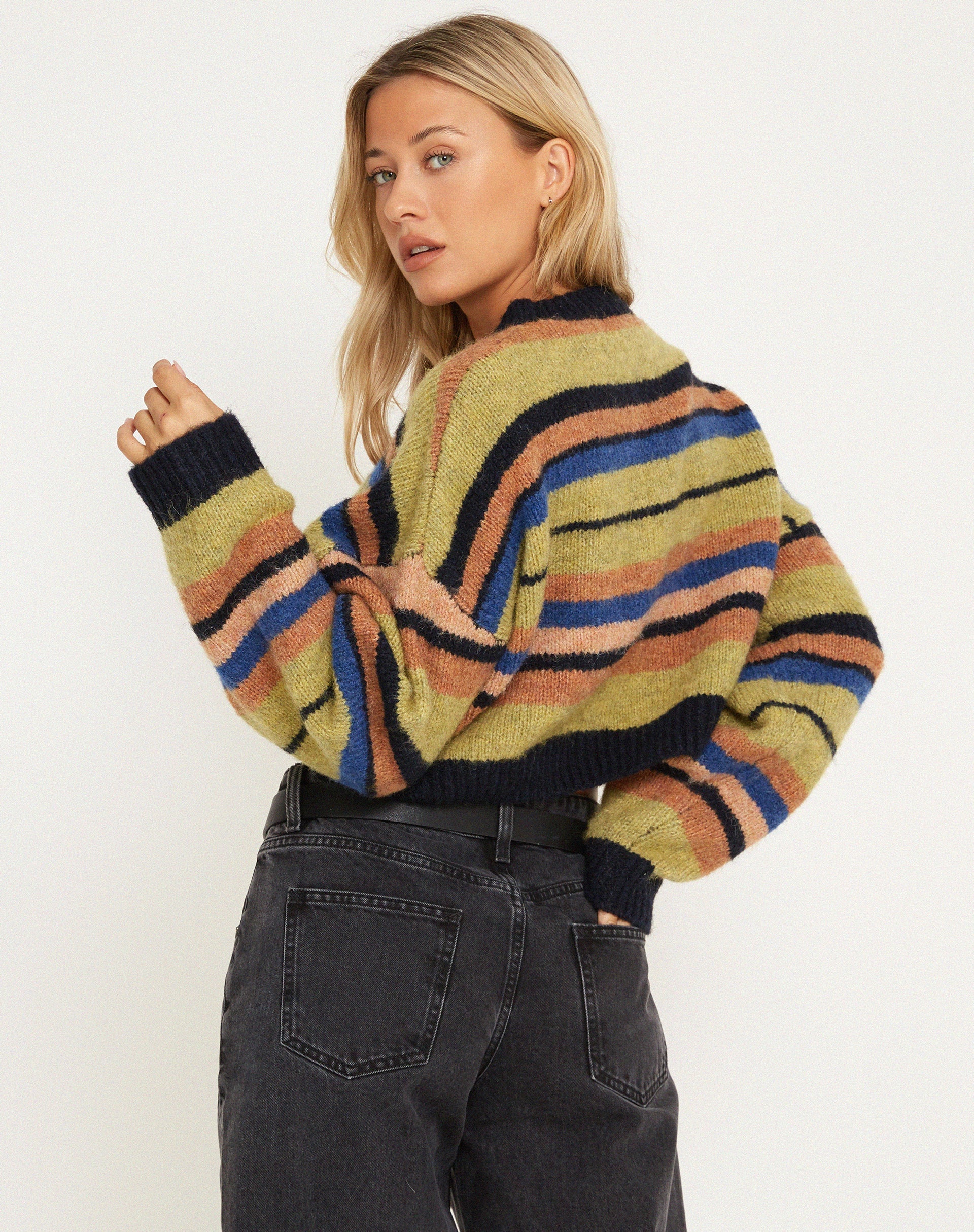 Abbildung des Munella Strickpullovers in Mixed Stripe