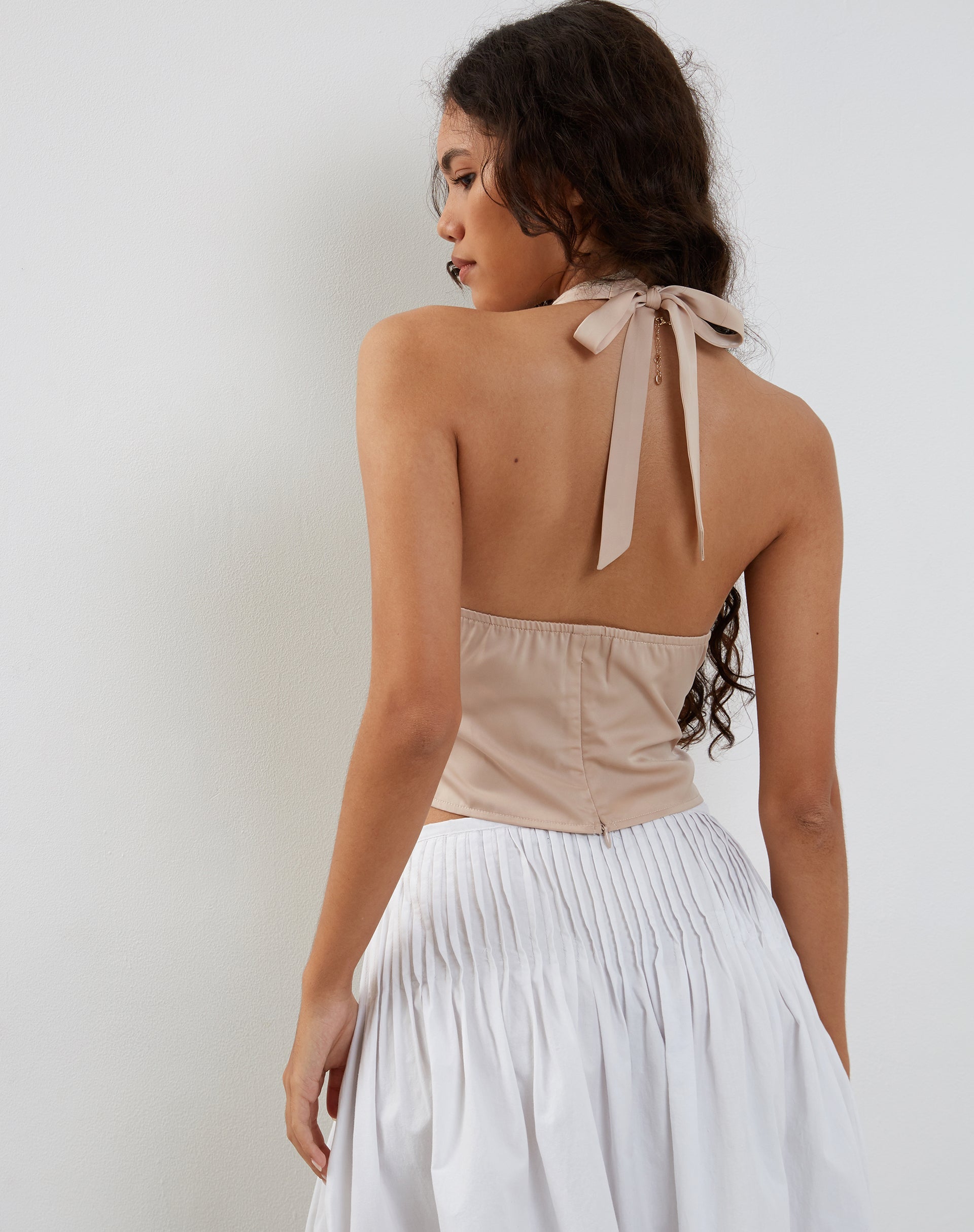 Bild von Mutsuki Neckholder-Top aus Satin Champagner