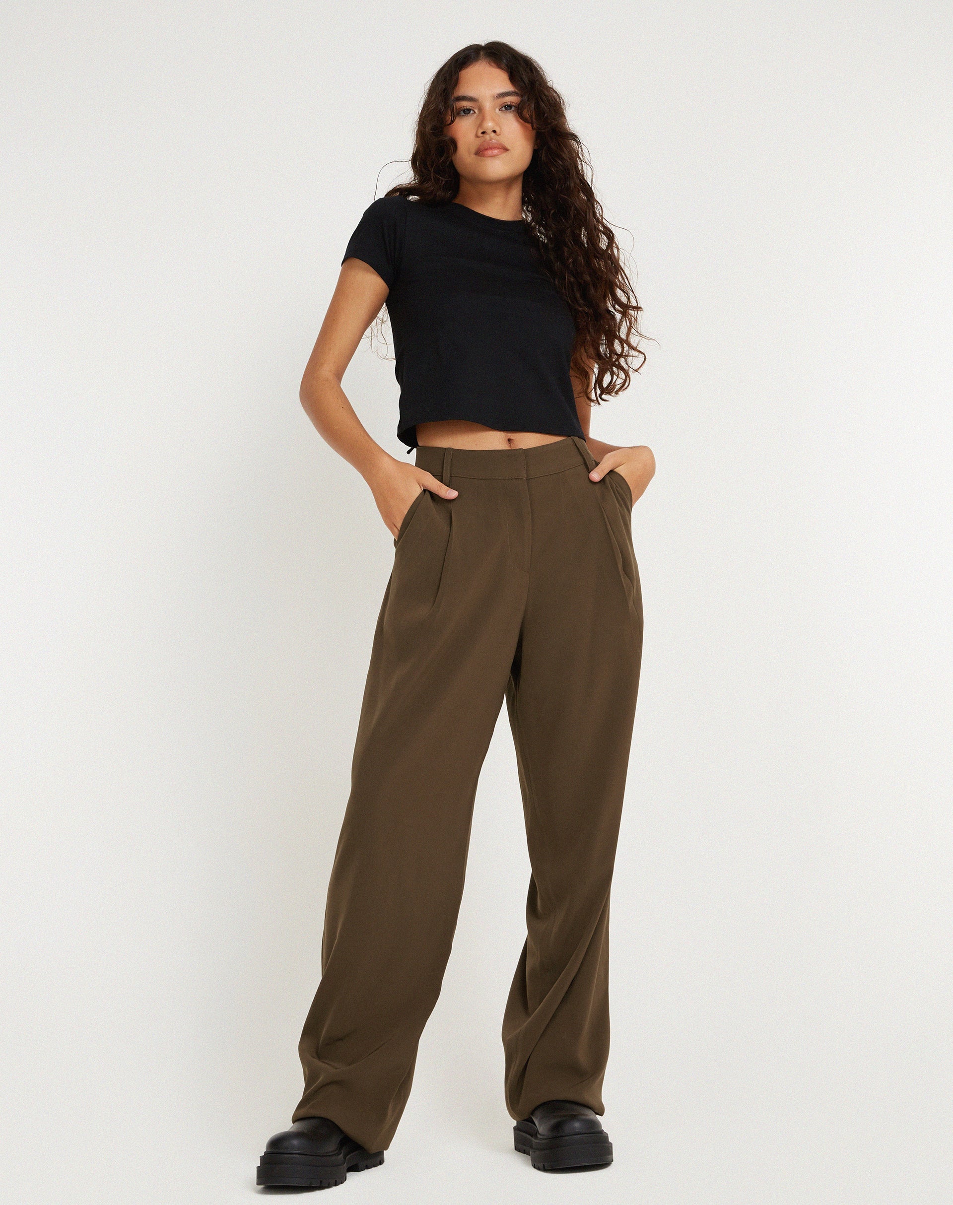 Abbildung der Sakaria Wide Leg Trouser in Truffle
