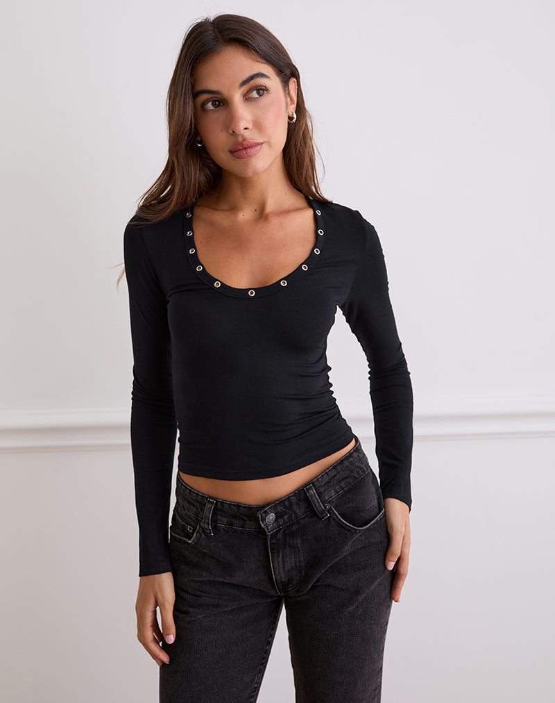 Image of Myoga Langärmeliges Top mit Nietenbesatz in Schwarz
