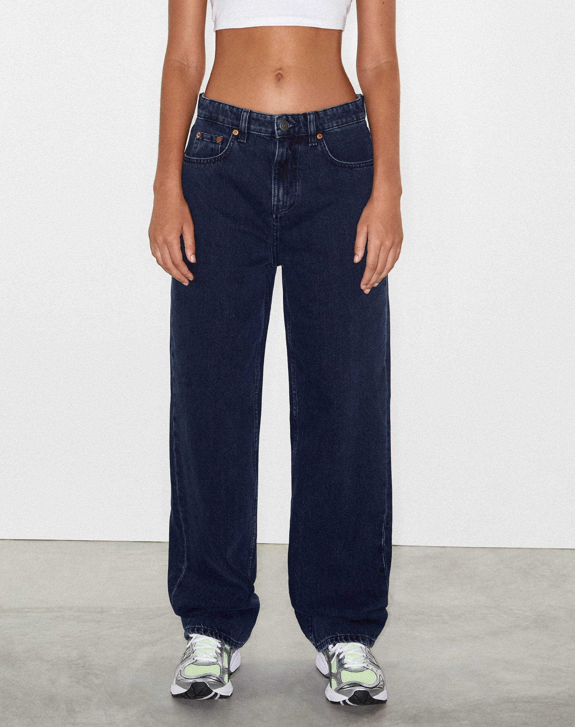 Bild von Parallel Jeans in Blau und Schwarz