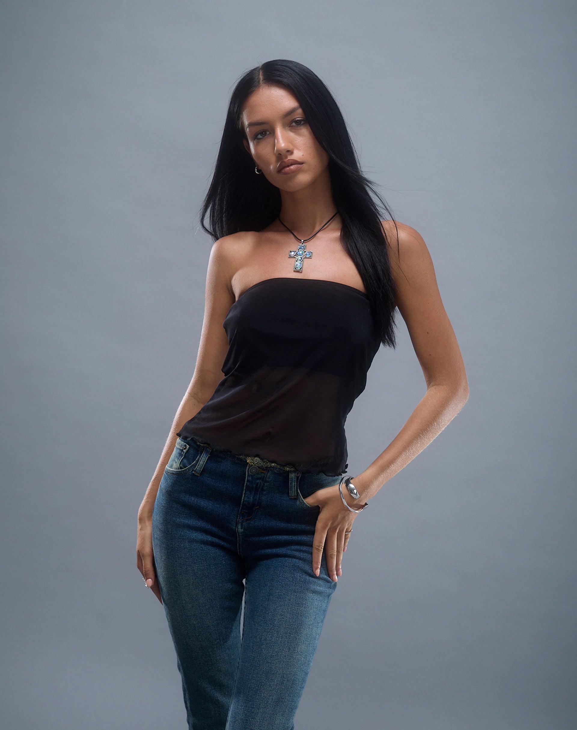 Bild von Saturi Mesh Longline Bandeau Top in Schwarz
