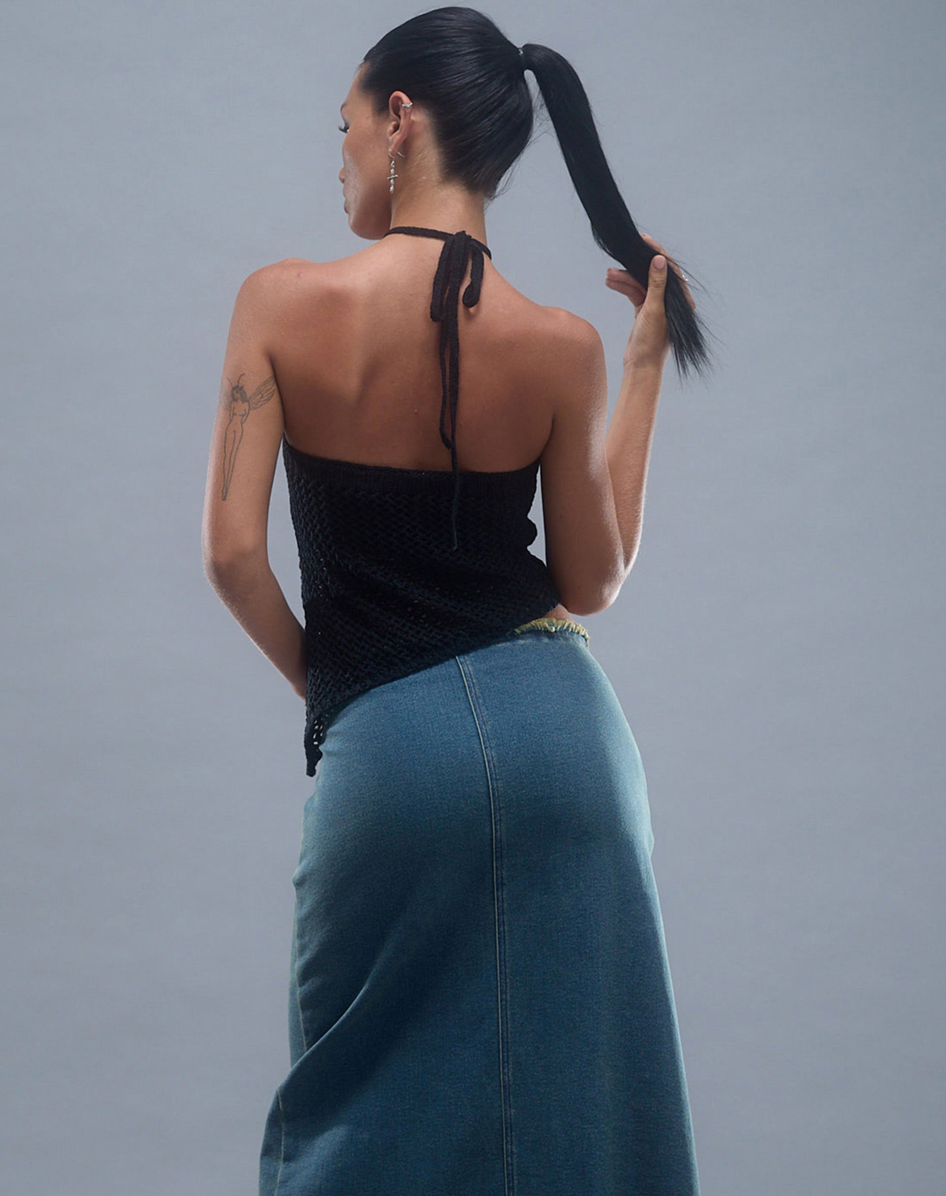 Image of Royani Neckholder-Top aus schwarzem Strick