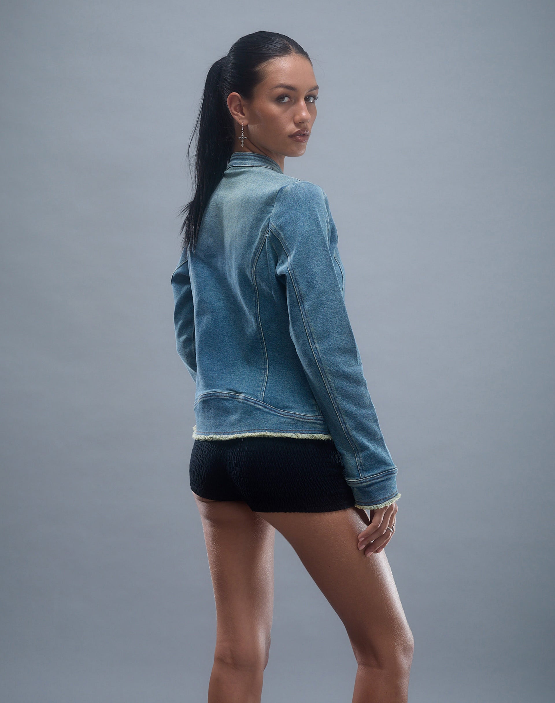 Bild von Zayn Fitted Biker Jacket in Vintage Blue Denim