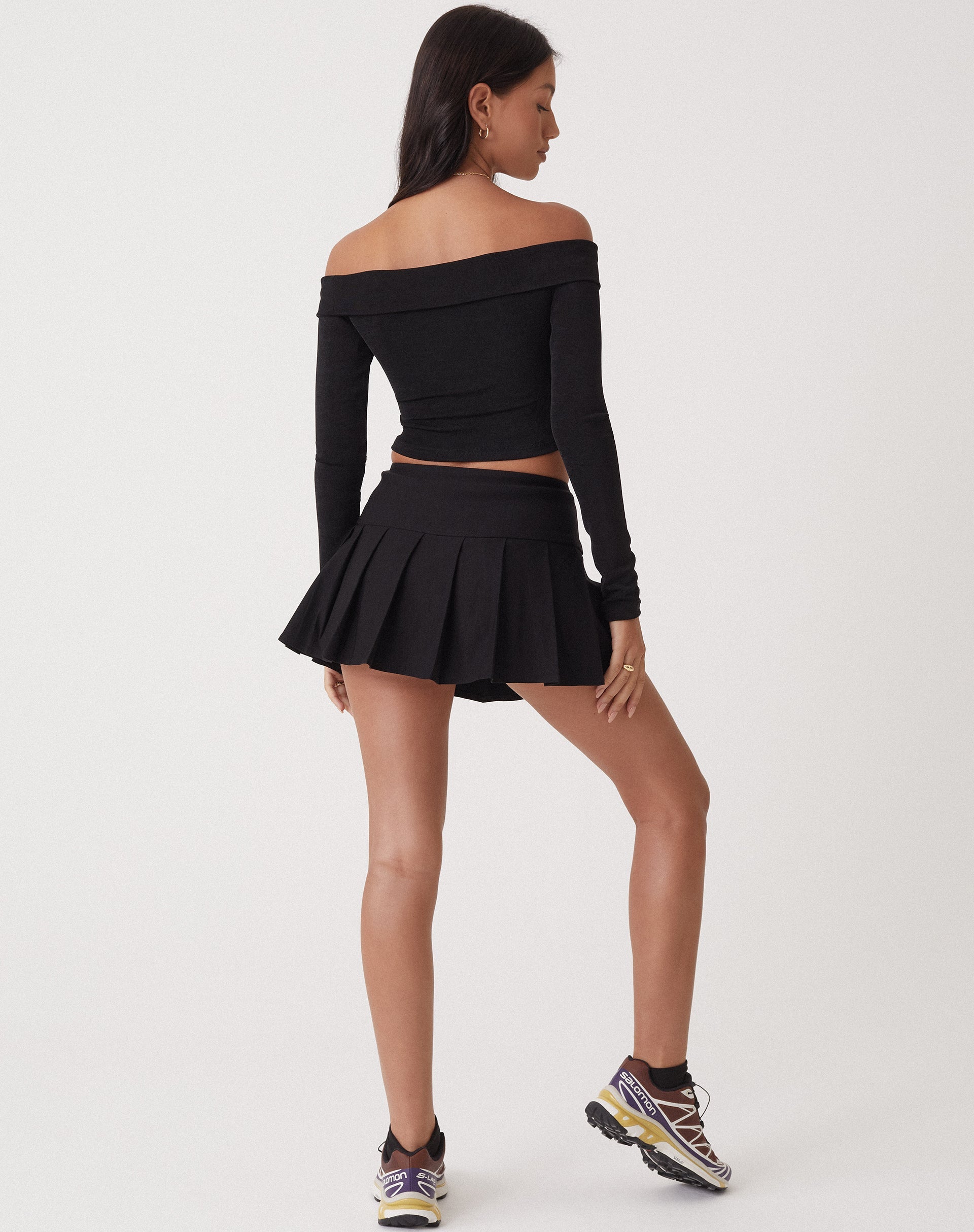 Bild von MOTEL X OLIVIA NEILL Casini Faltenrock in Tailoring Schwarz