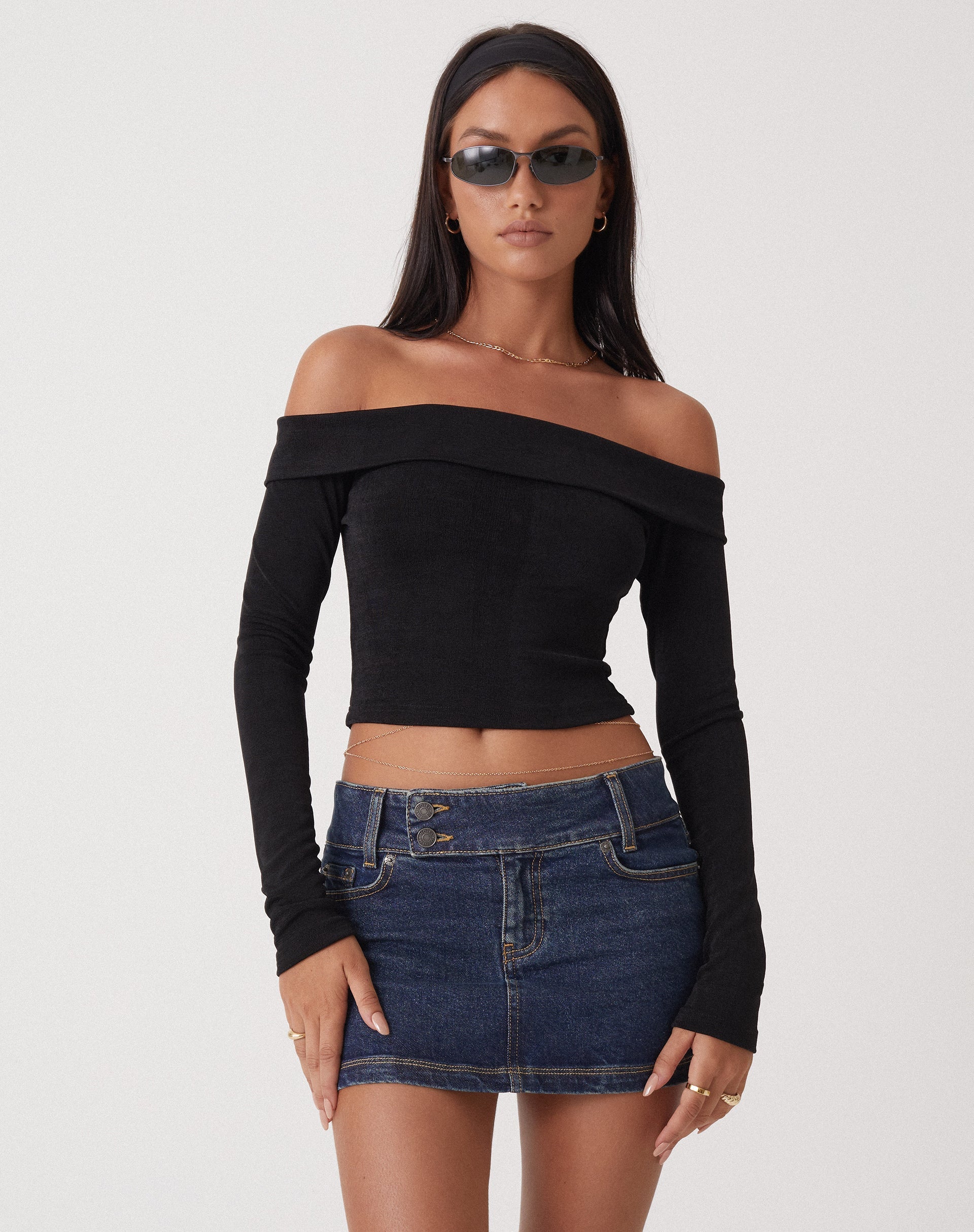 Bild von MOTEL X OLIVIA NEILL Nasari Crop Top aus Krepp Schwarz