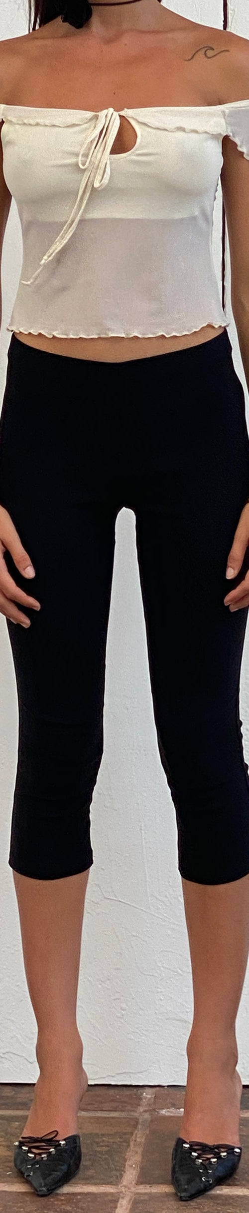 Image of Asla Gekürzte Capri-Hose aus Stretch-Schneiderei Schwarz