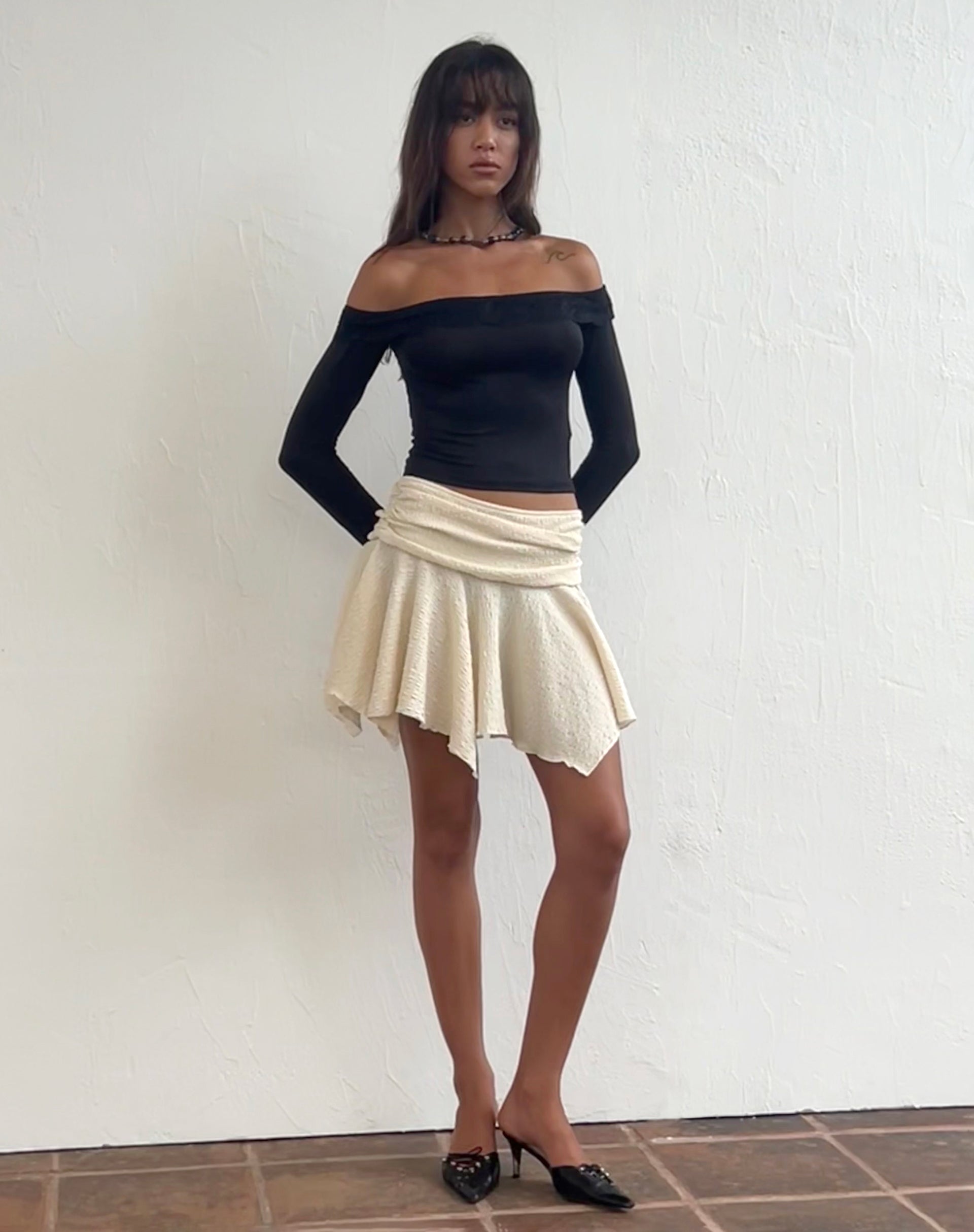 Image of Nagita Slinky Langarm Bardot Top in Schwarz