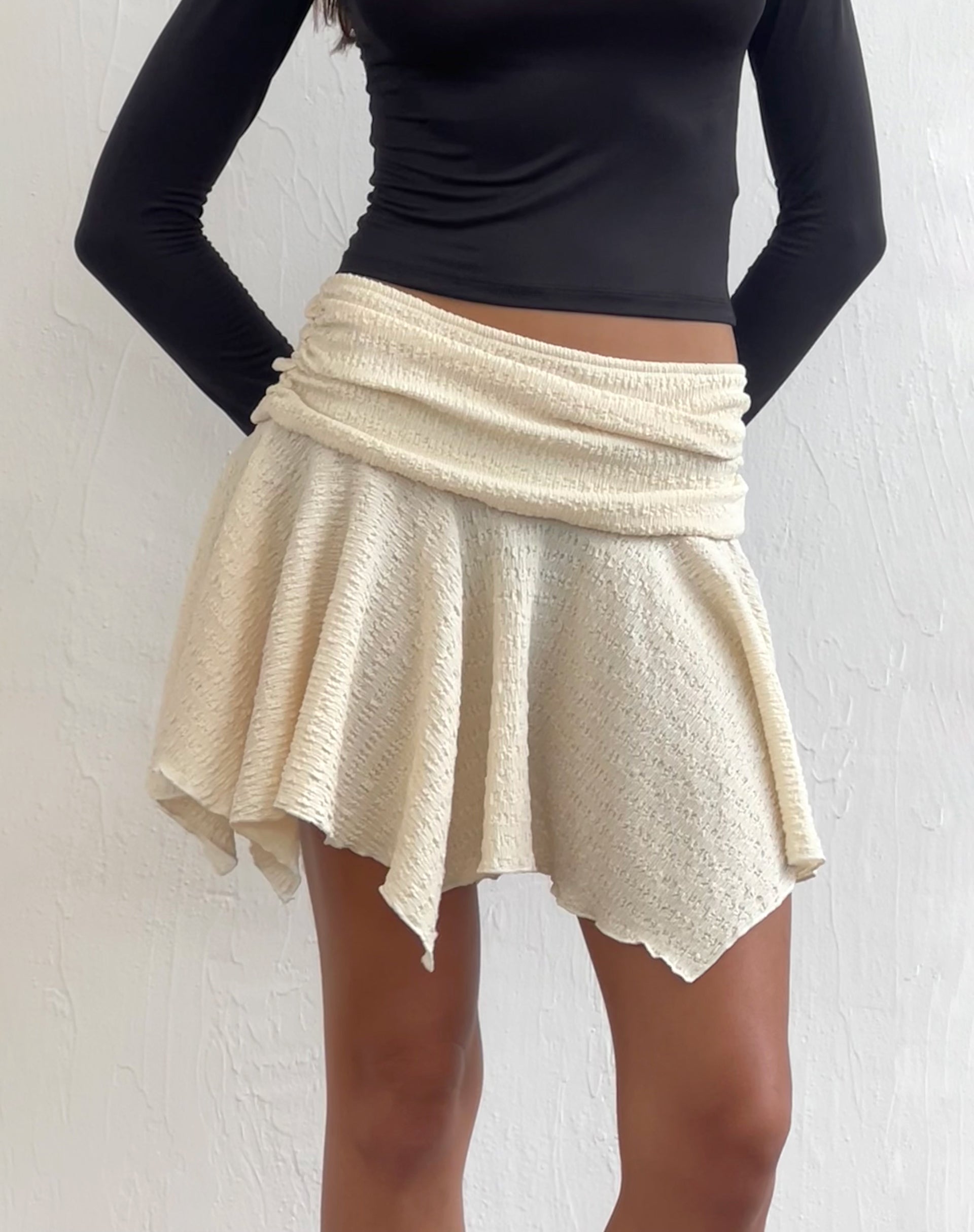 Bild von Cordelia Minirock in Crinkle Elfenbein