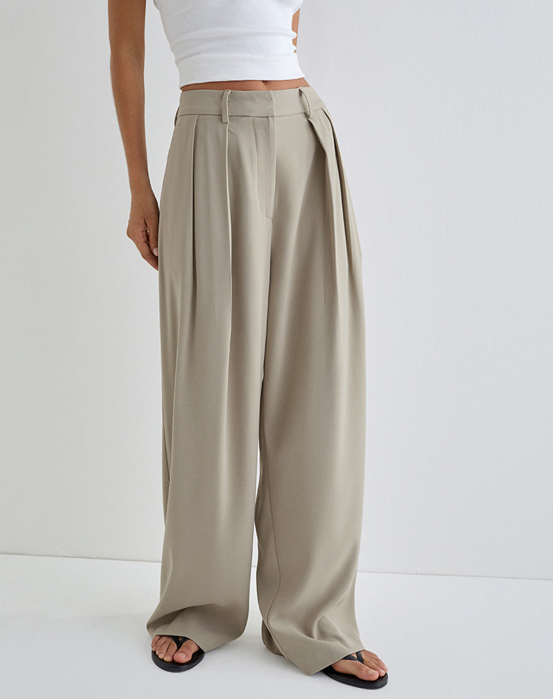 Image of Nala Breite Bundfaltenhose in Taupe Tailoring