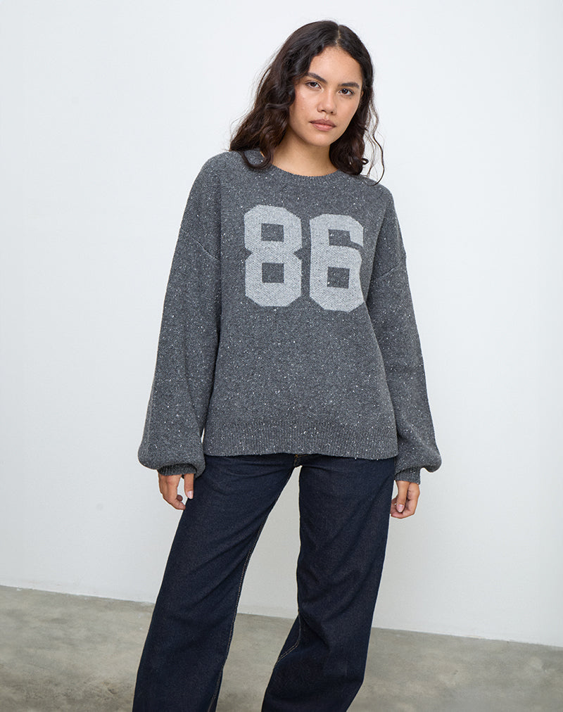 Namari-Pullover aus grauem Strick mit 86er-Motiv