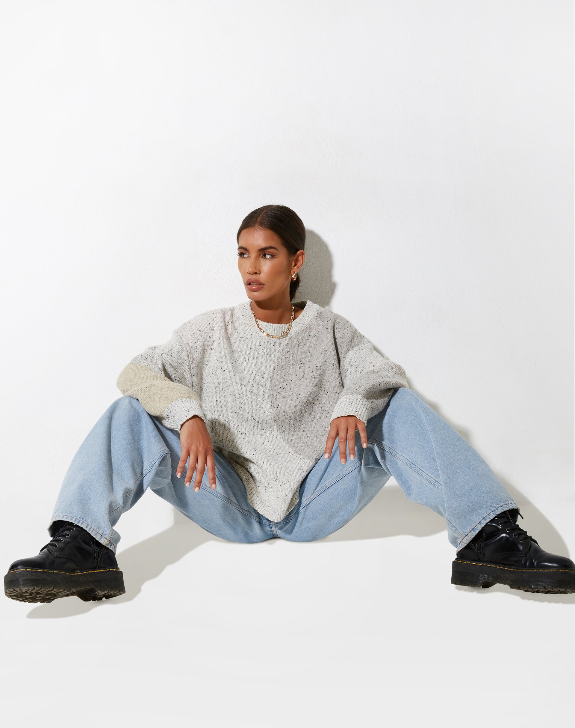 Abbildung des Namari Pullovers in Abstract Splodge Beige, Lila und Olive