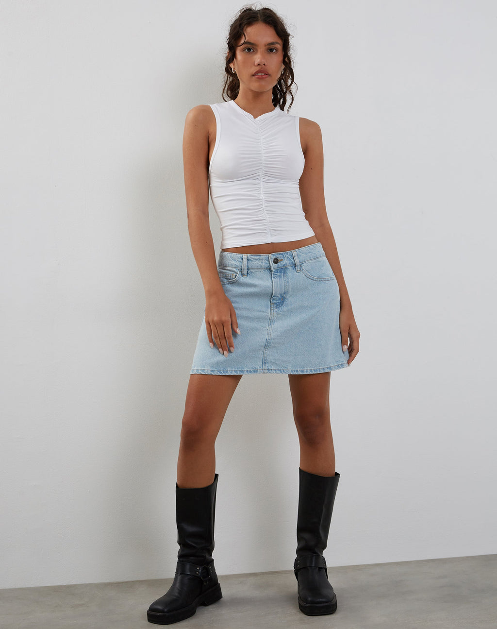 Naoko Gerafftes Top in Weiß