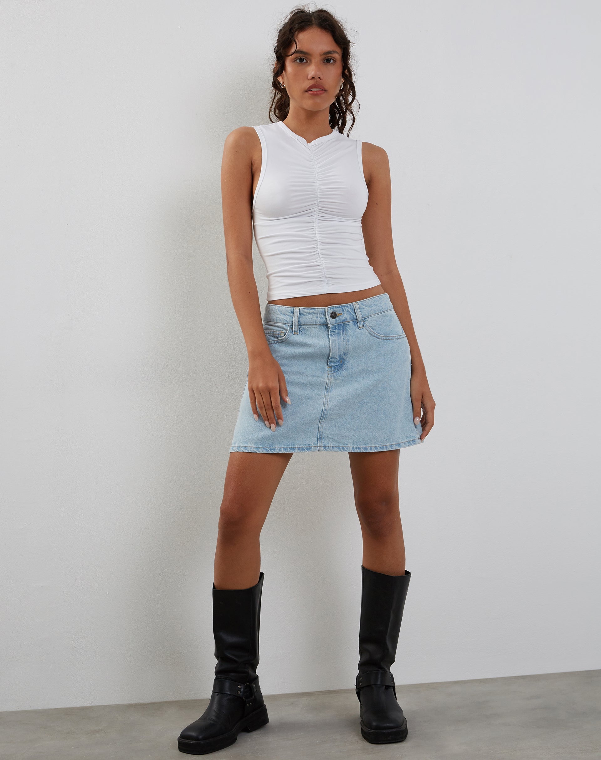 Abbildung von Naoko Ruched Top in Weiß