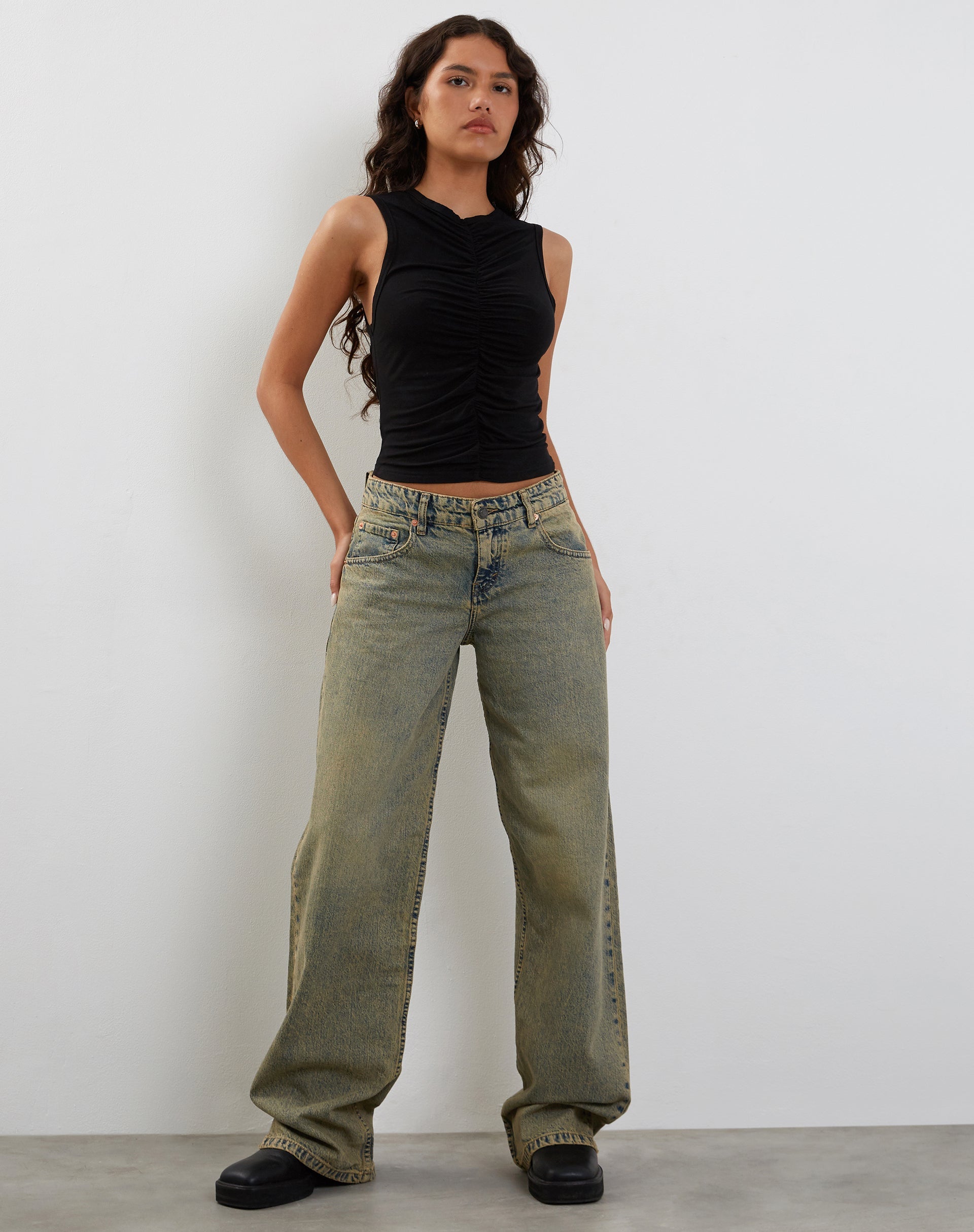 Image of Naoko Gerafftes Top in Schwarz