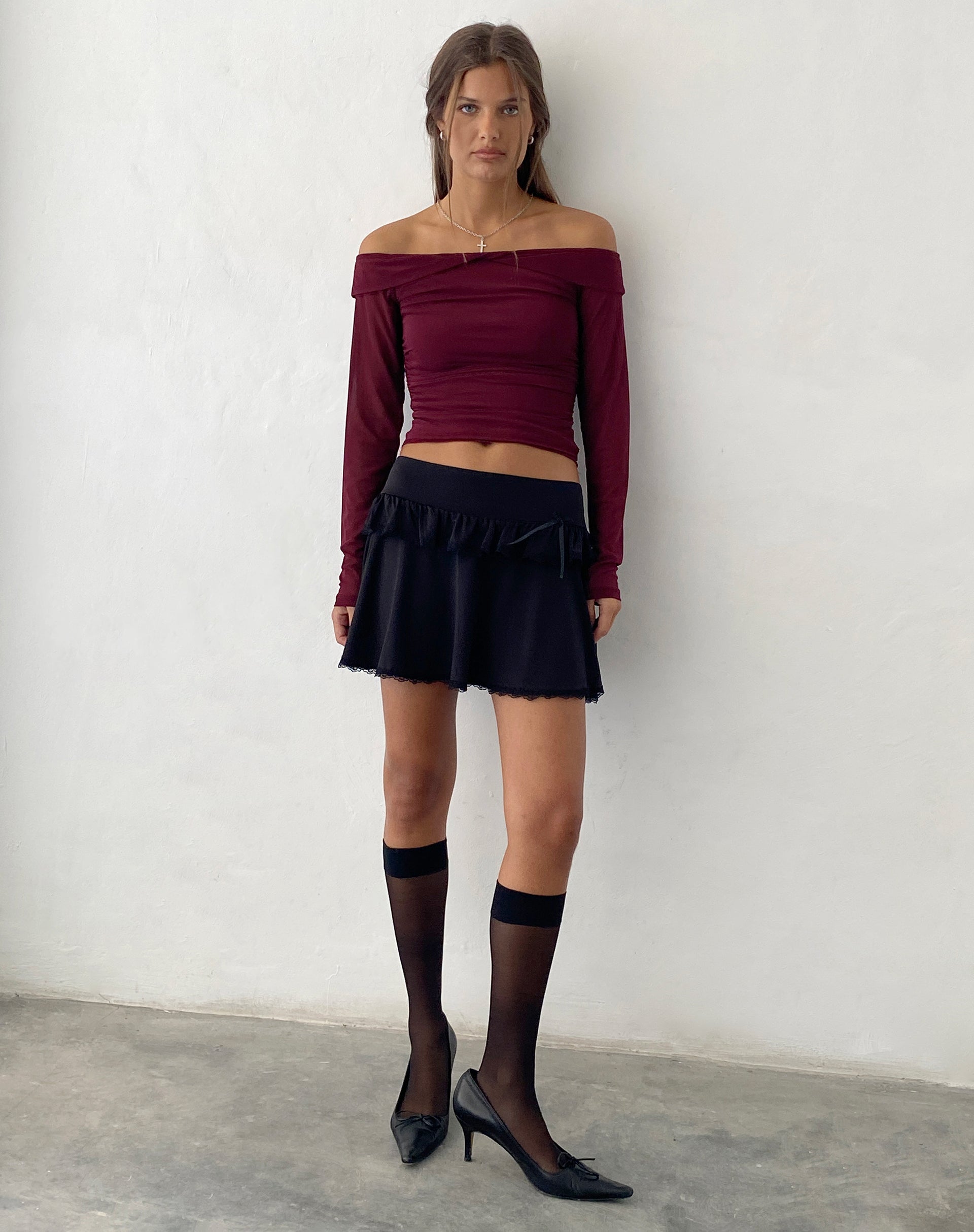 Bild von Nauri Mesh Bardot Top in Maroon