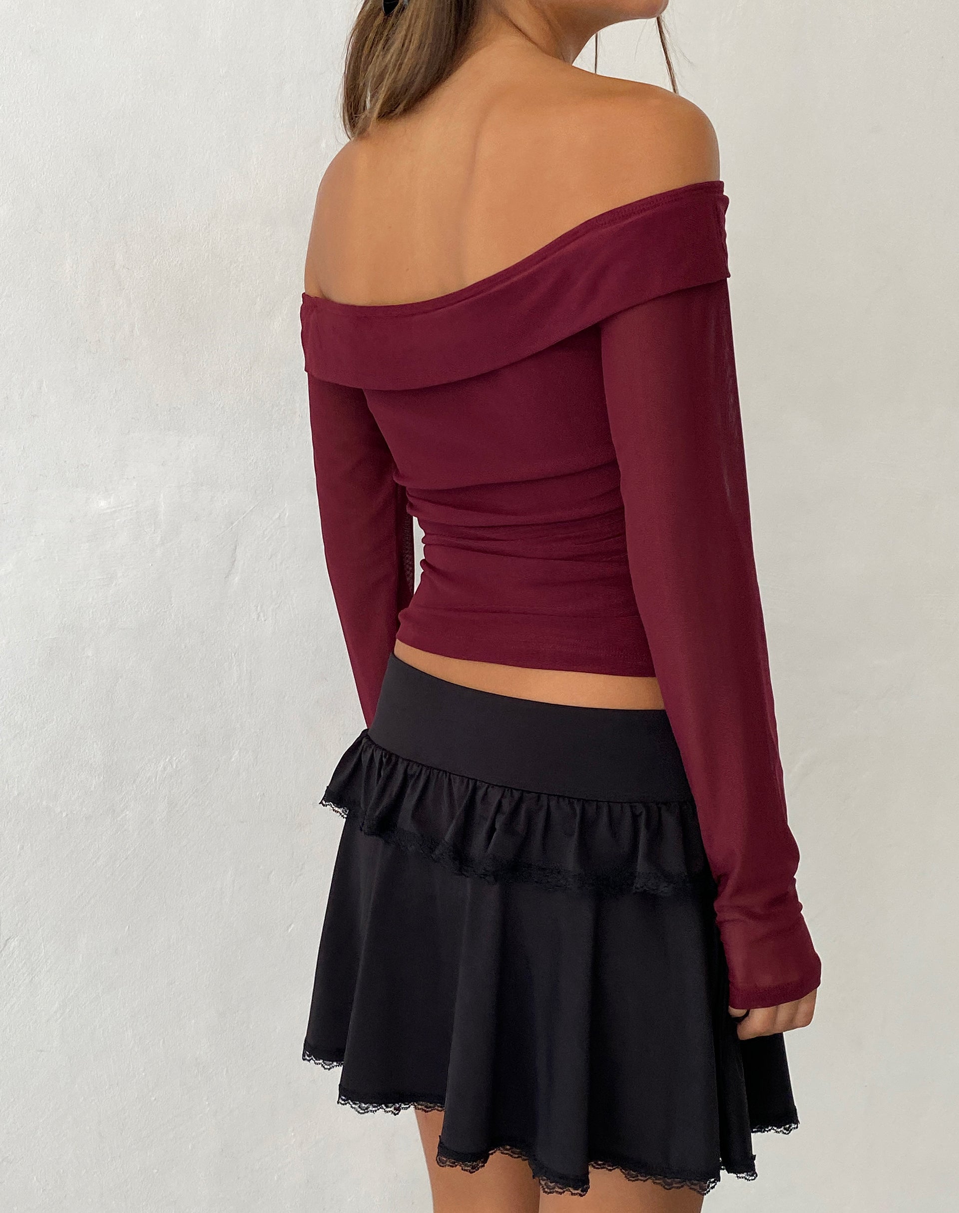 Bild von Nauri Mesh Bardot Top in Maroon