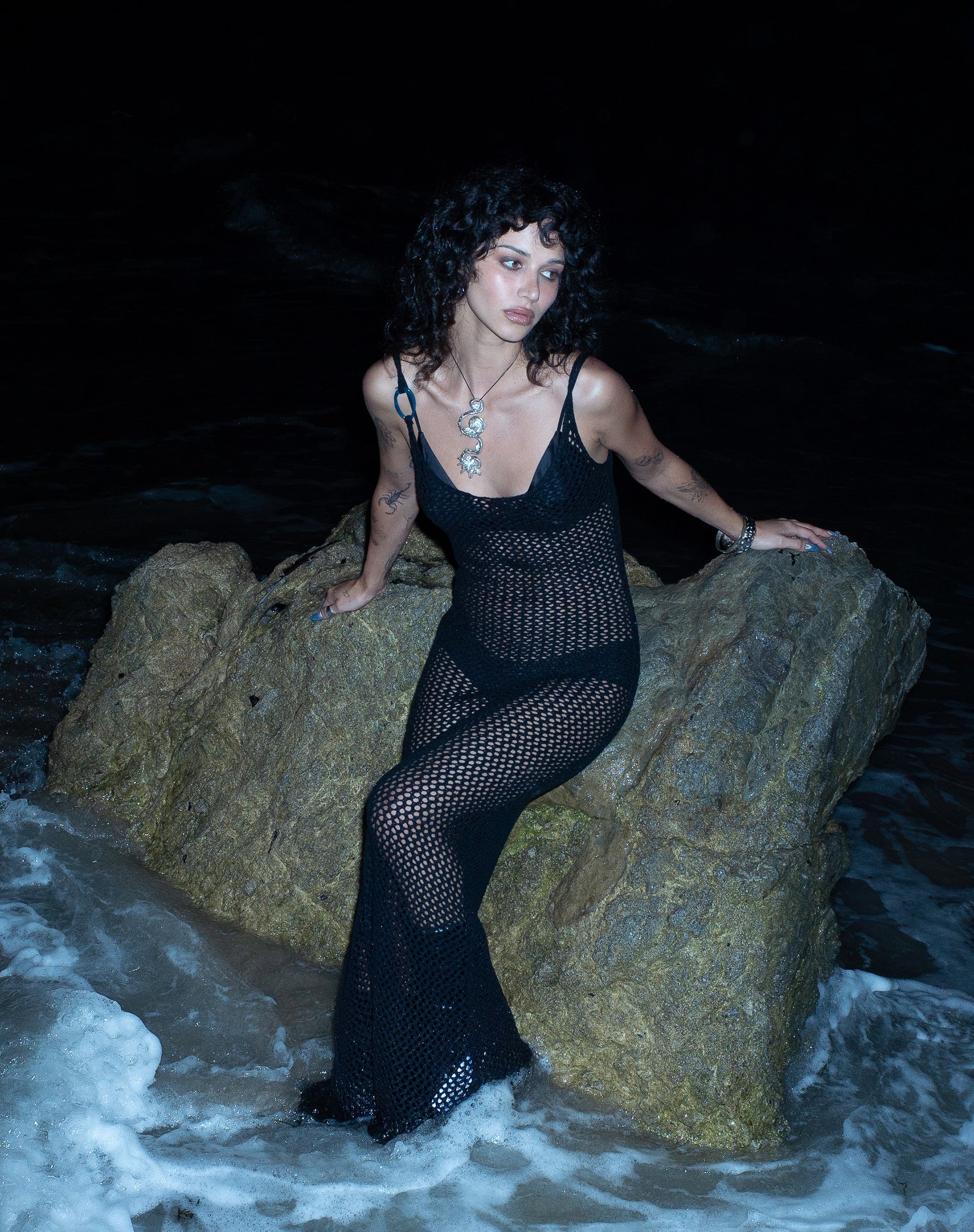 Bild von Nazir O Ring Strap Knitted Maxi Dress in Schwarz