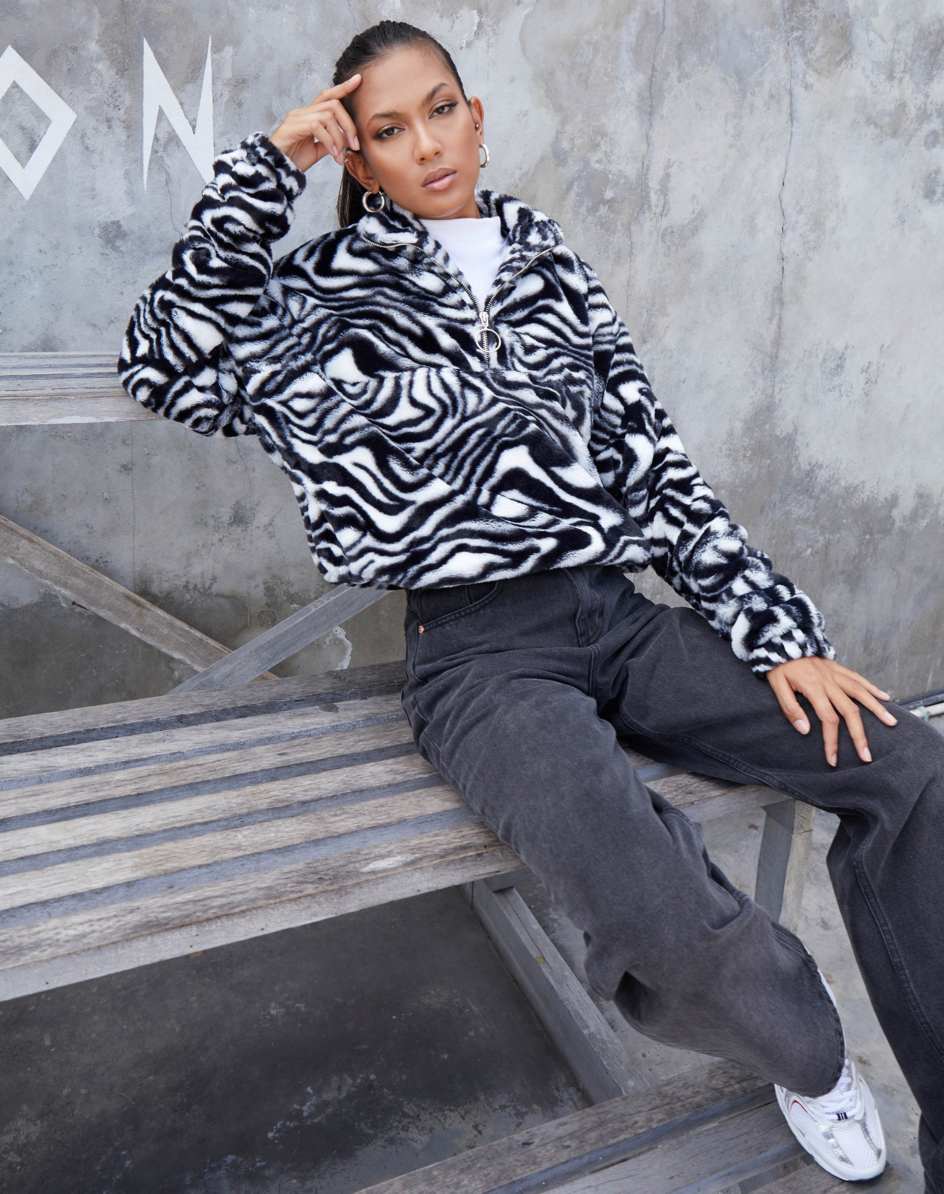 Image of Nero Ring Pull Jacke in Zebra Schwarz und Weiß