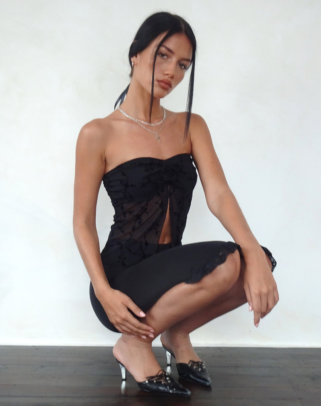 Nicola Butterfly Top in Vine Flower Schwarz