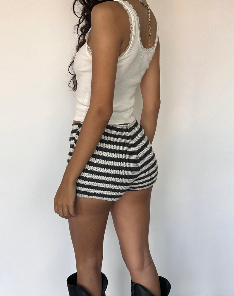 Bild von Nikaya Shorts in Streifenstrick Schwarz und Weiß