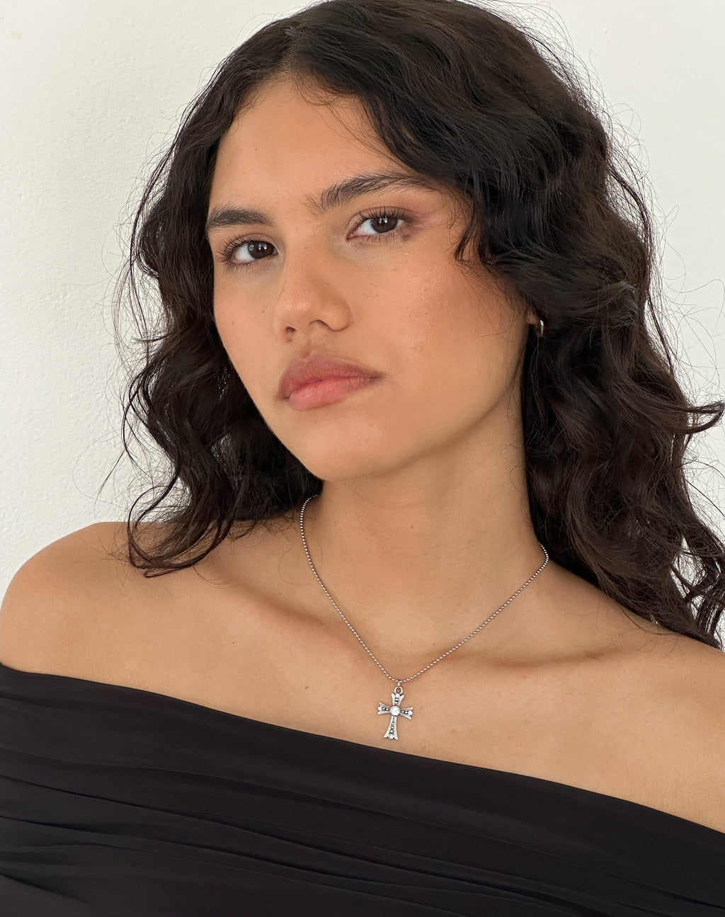 Niki Silber Kreuz Halskette von Gemini Jewels