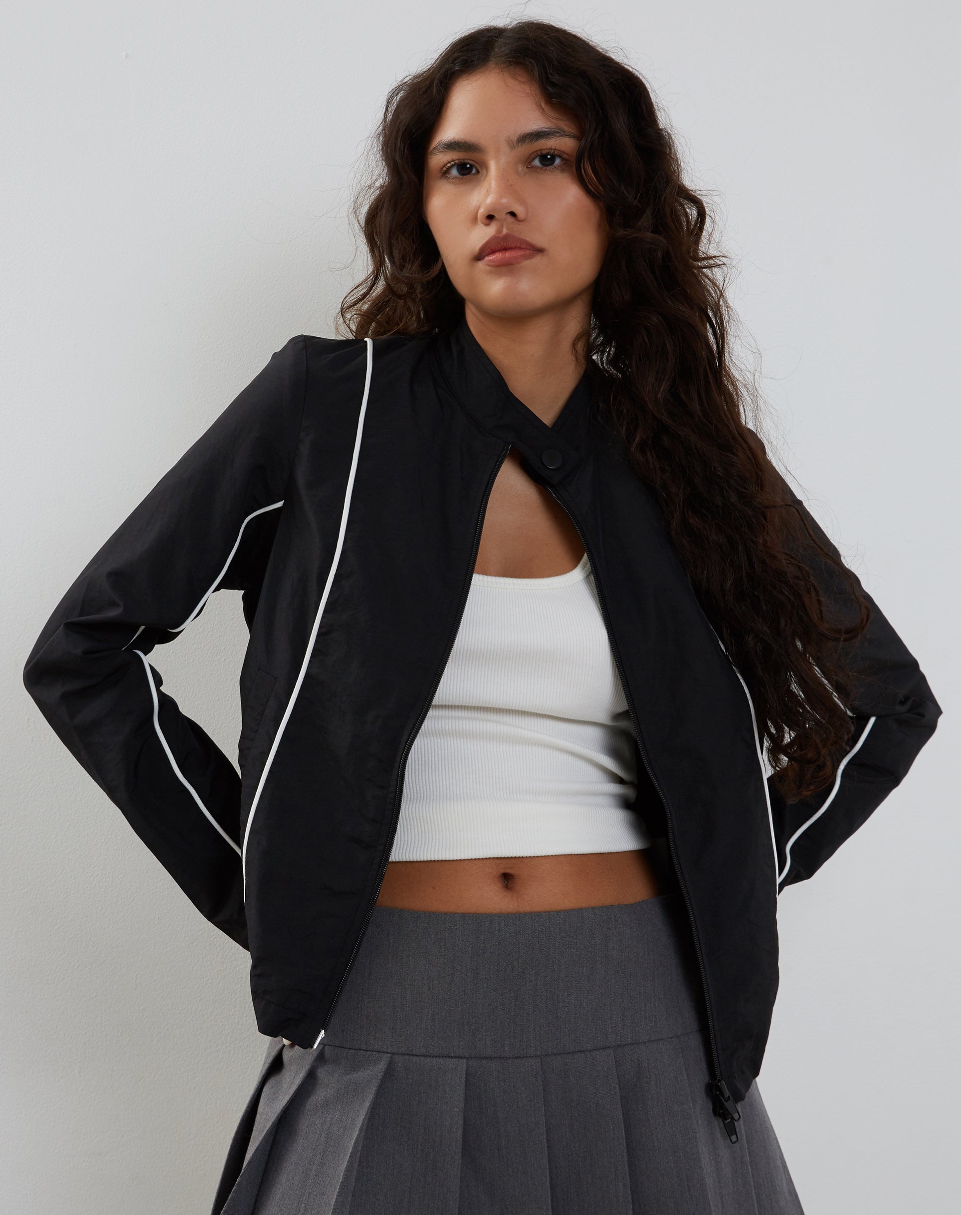 Image of Nila Zip Up Biker Jacke aus schwarzem Nylon